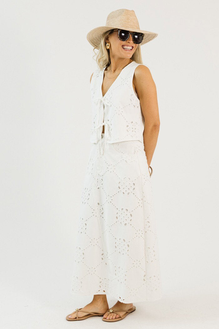 Whiteout Eyelet Set
