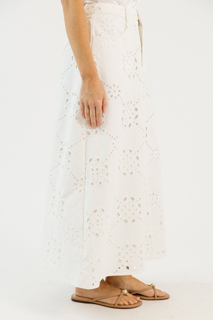 Whiteout Eyelet Set