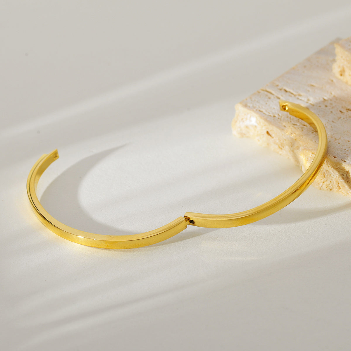 Geometric Electroplated Bangle For Women In 304 Stainless Steel With 18K Real Gold PVD Coated Plating And 0.01µm Thickness