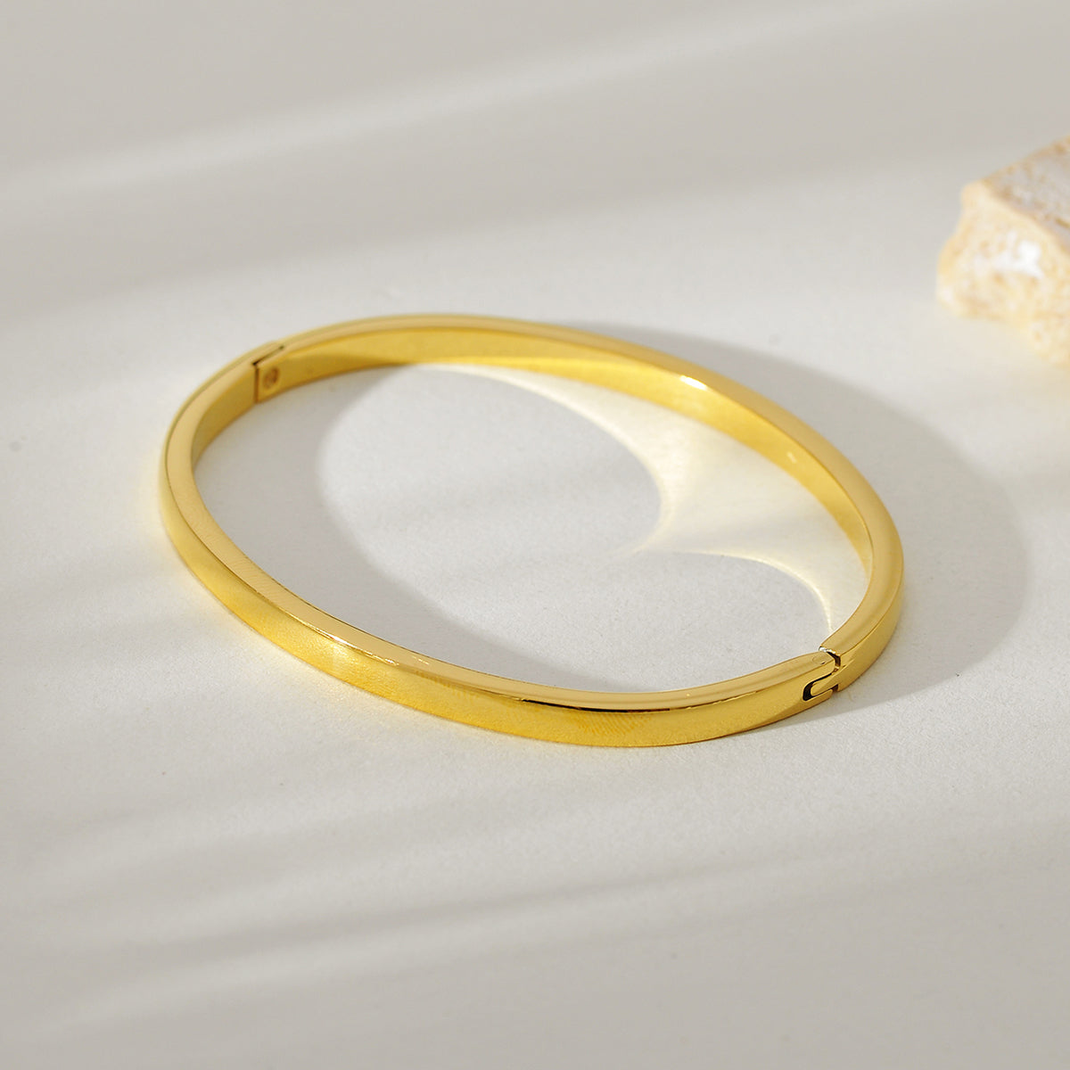 Geometric Electroplated Bangle For Women In 304 Stainless Steel With 18K Real Gold PVD Coated Plating And 0.01µm Thickness