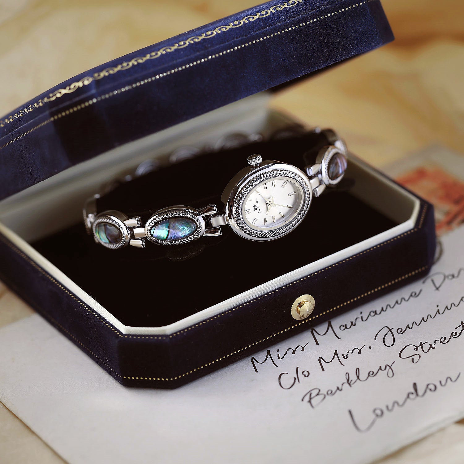 BS Is The New Hot-selling Factory Direct Foreign Trade Natural High-grade Black Gold Abalone Shell Live Bracelet Watch FA1835