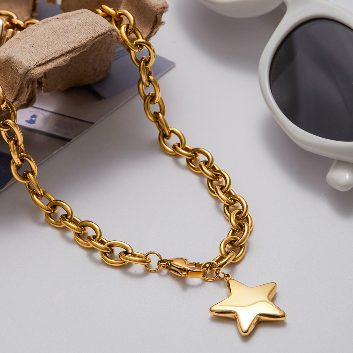 Classic Style Women's Stainless Steel 18K Gold Plated Star Pendant Bracelet 20.5CM Safe Clasp Travel Suitable Cuban Chain