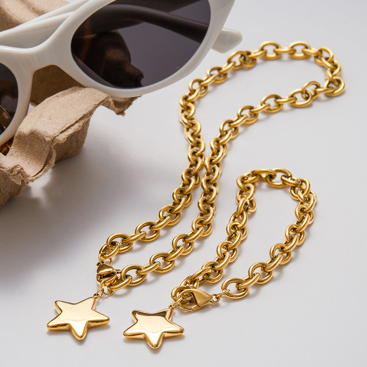 Classic Style Women's Stainless Steel 18K Gold Plated Star Pendant Bracelet 20.5CM Safe Clasp Travel Suitable Cuban Chain