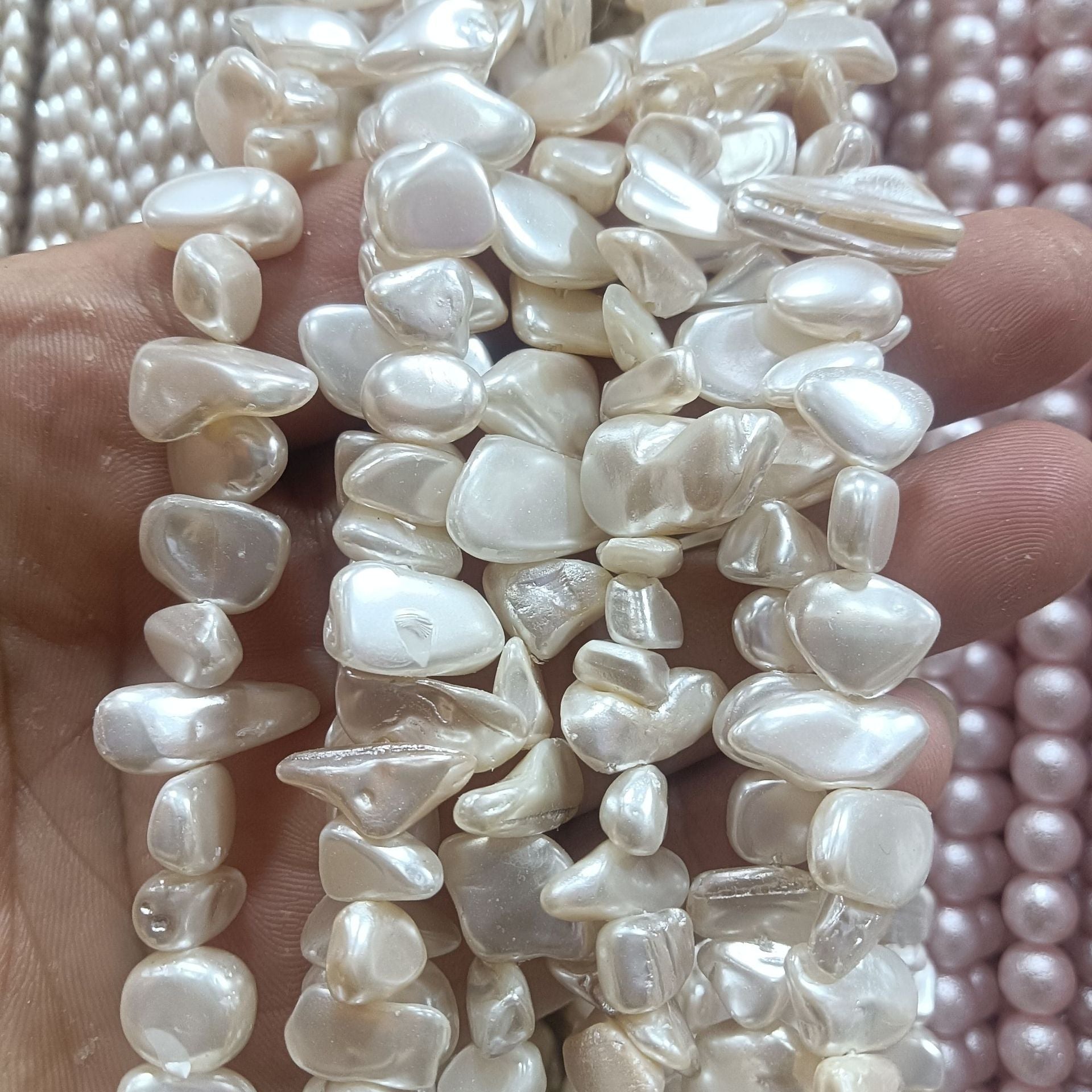 High Luminosity Seashell Beads Irregular Partition DIY Clothing Accessories Necklace Material Bulk Sea Shell Jewelry Parts