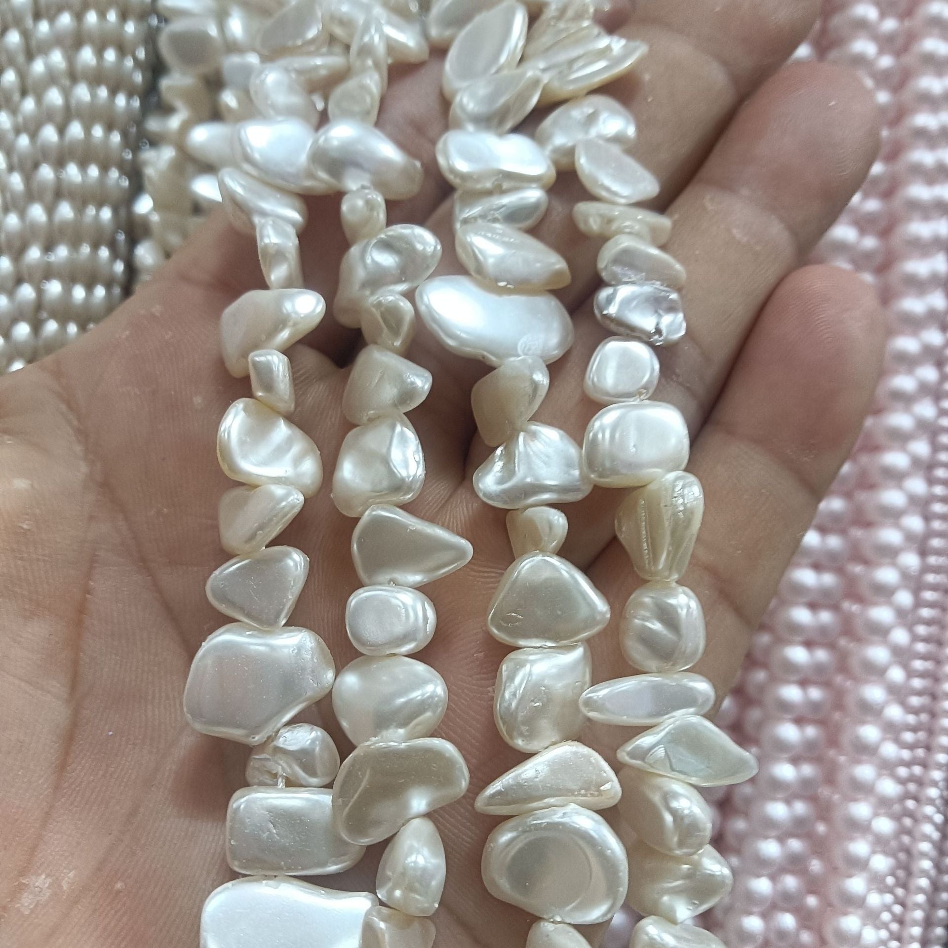 High Luminosity Seashell Beads Irregular Partition DIY Clothing Accessories Necklace Material Bulk Sea Shell Jewelry Parts