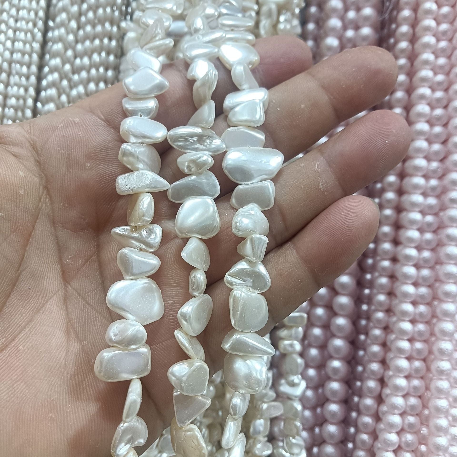 High Luminosity Seashell Beads Irregular Partition DIY Clothing Accessories Necklace Material Bulk Sea Shell Jewelry Parts