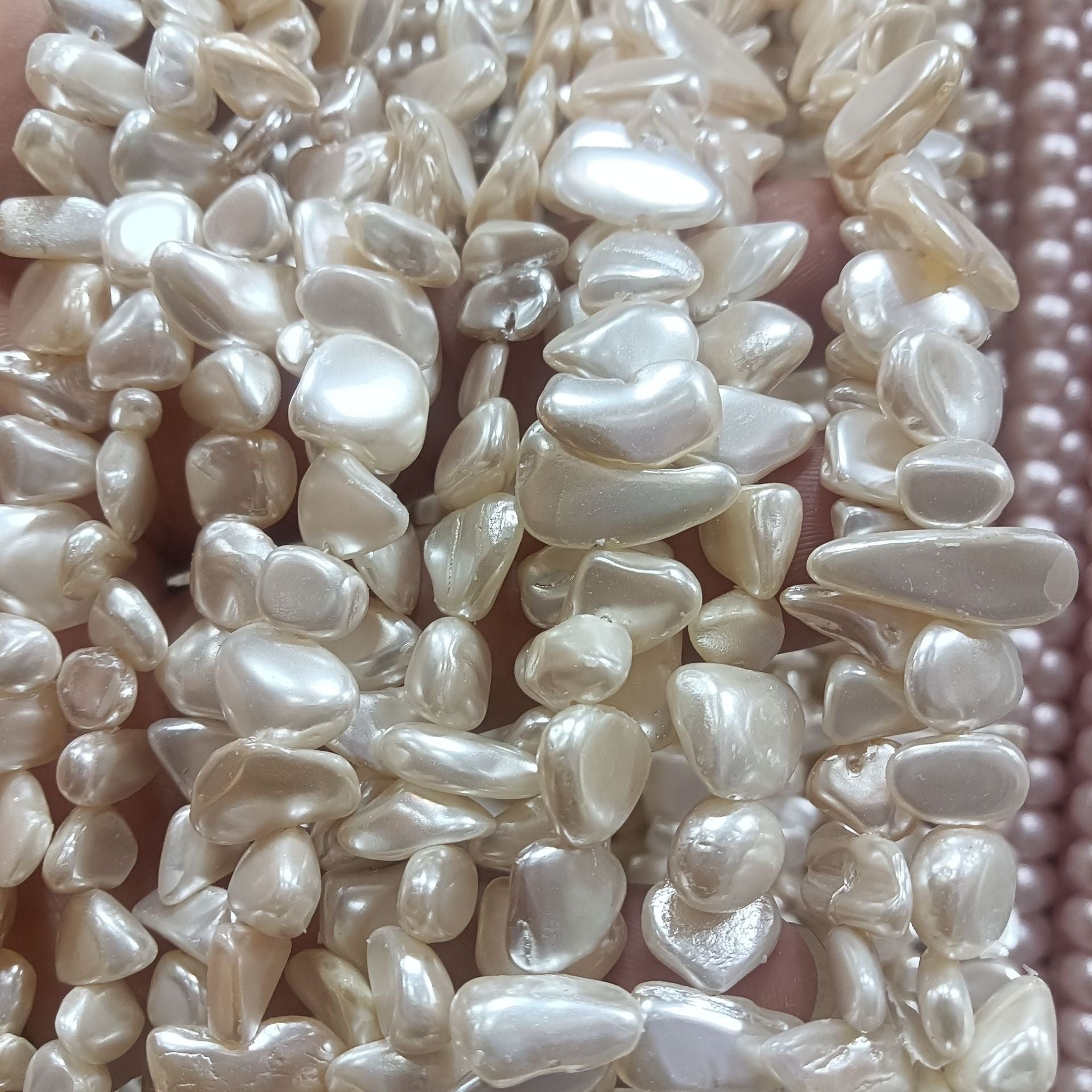 High Luminosity Seashell Beads Irregular Partition DIY Clothing Accessories Necklace Material Bulk Sea Shell Jewelry Parts