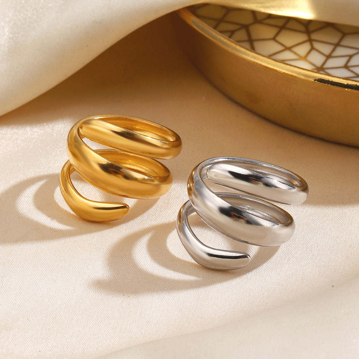 Cutting Lines Rings For Women In 304 Stainless Steel With 18K Real Gold PVD Coated Plating Thickness 0.01µm