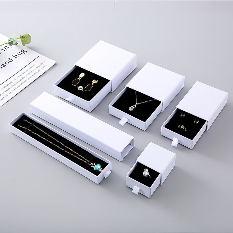 Die-Cut Jewelry Packaging For Elegant Presentation And Secure Storage