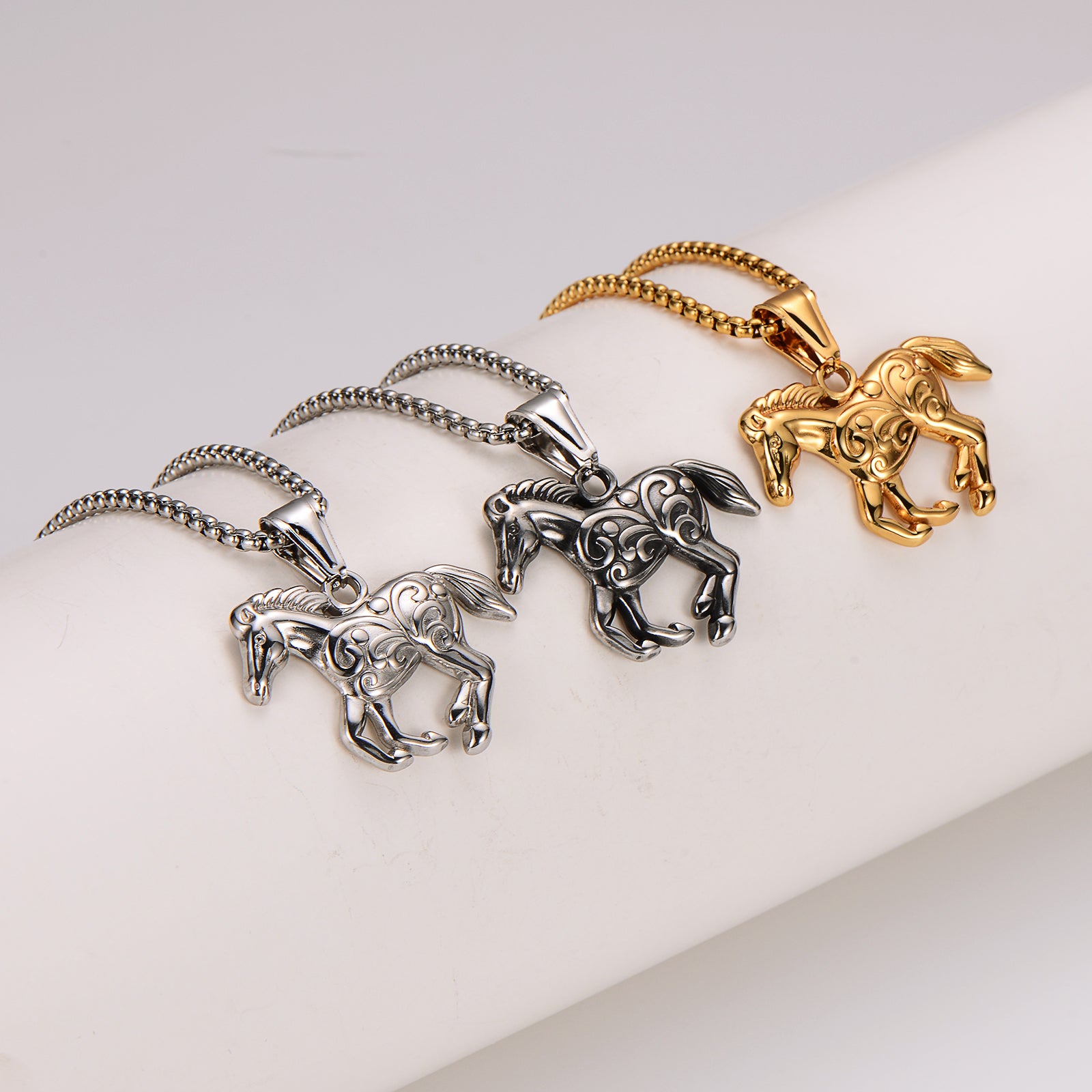 Women's Men's Horse 304 Stainless Steel Stone-Free Electroplating Golden Plated Charms Pendant Necklace