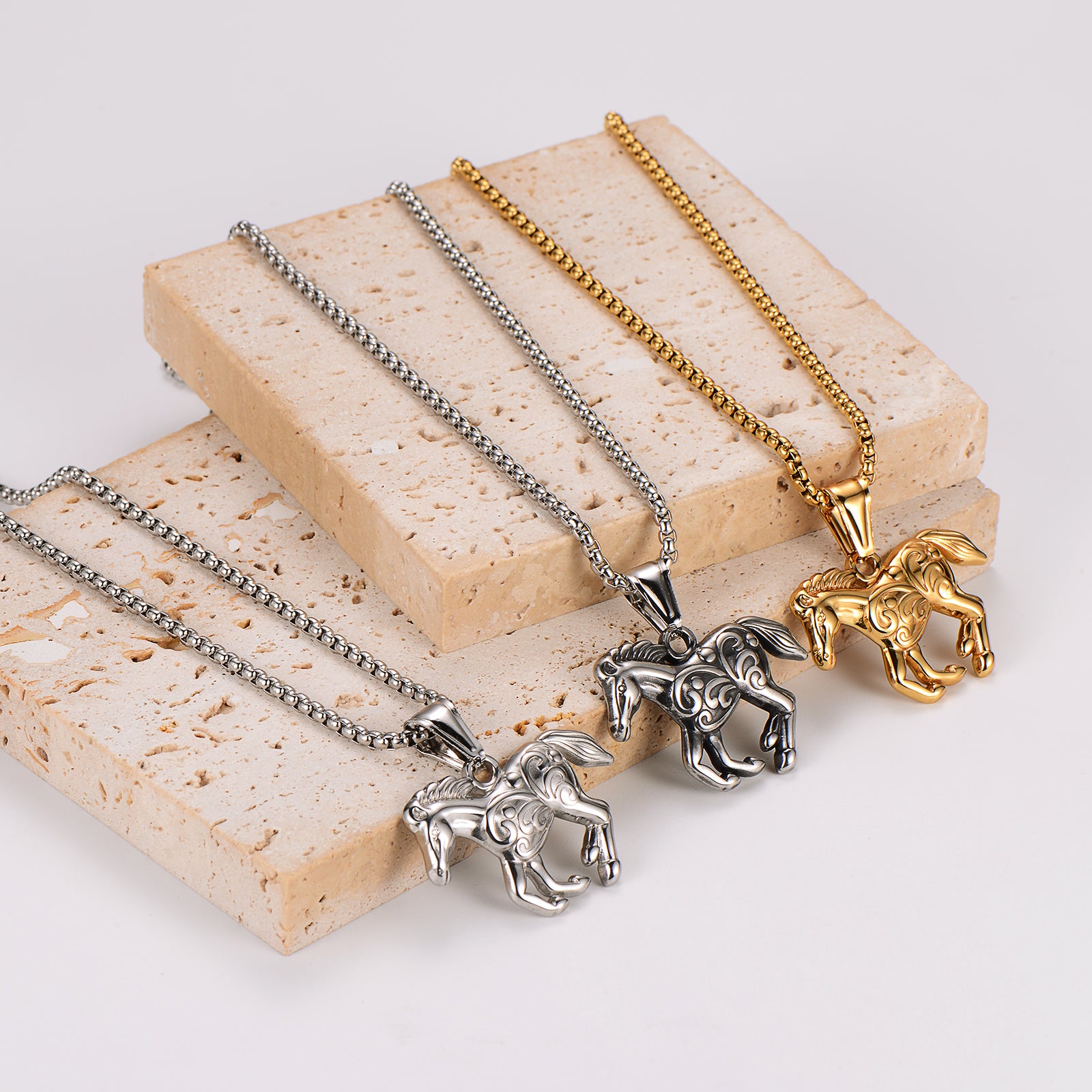 Women's Men's Horse 304 Stainless Steel Stone-Free Electroplating Golden Plated Charms Pendant Necklace