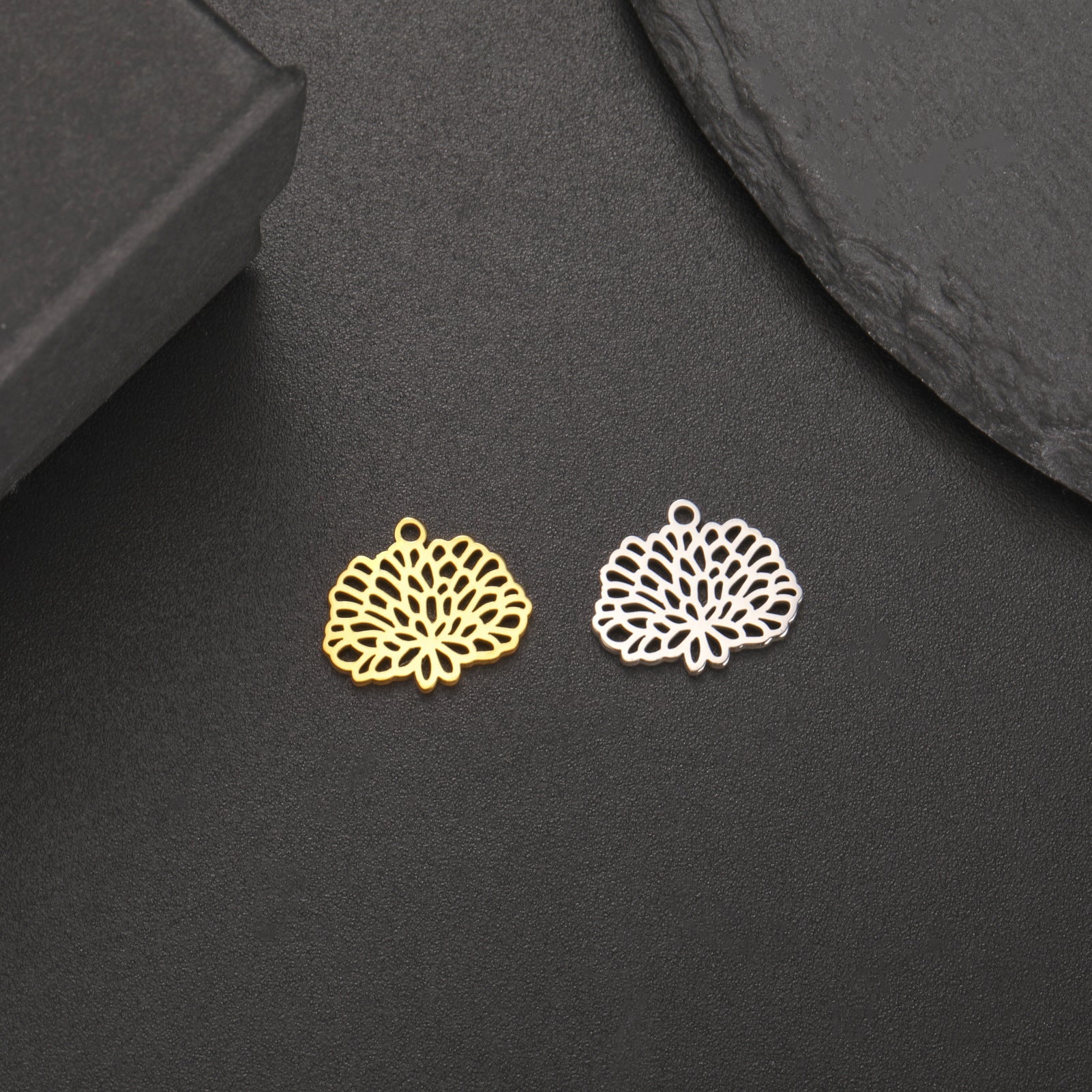 New New Style Hollow December Birth Flower Pendant DIY Necklace Earring Jewelry Small Accessories Stainless Steel Crafted
