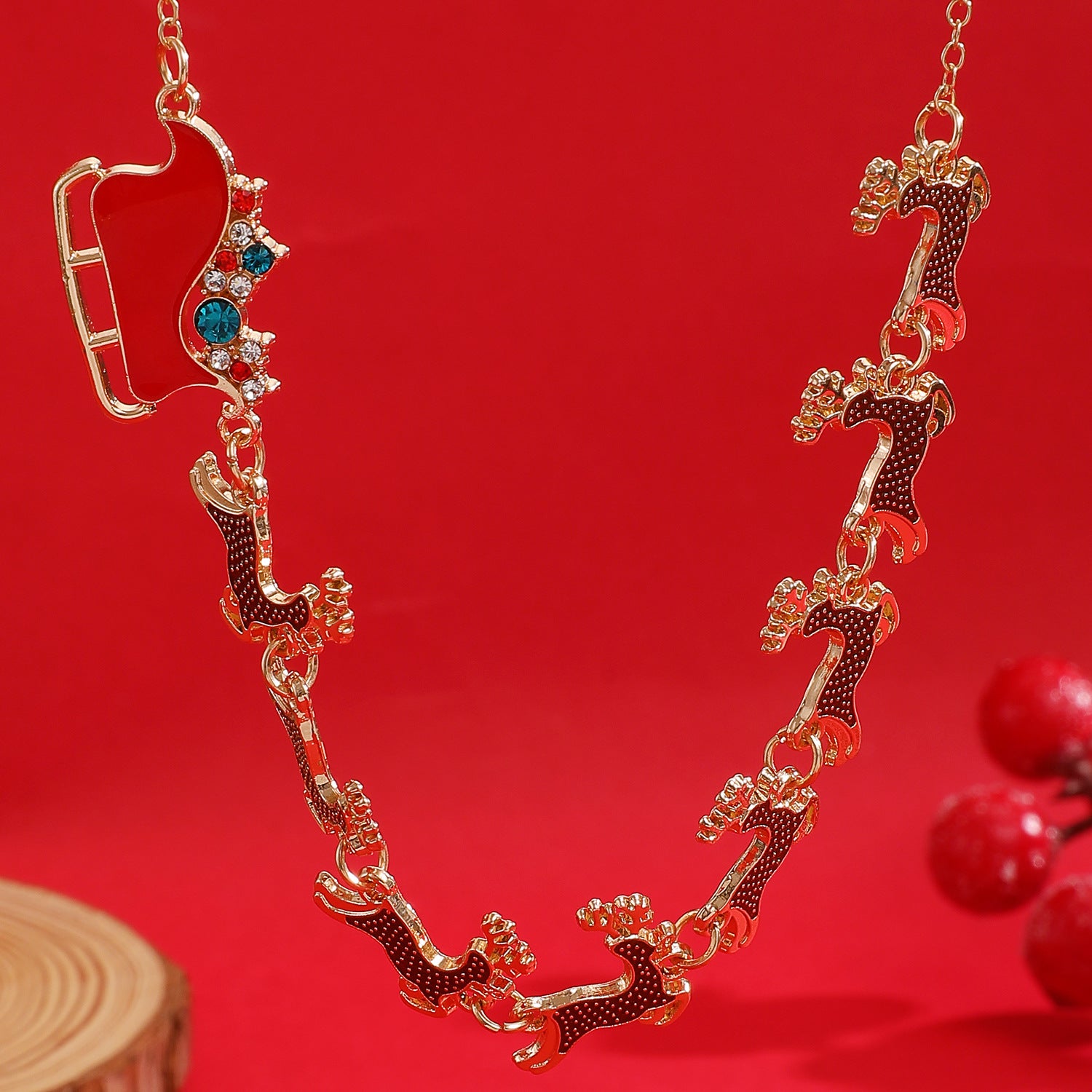 Sweet Elk Pendant Necklace For Women In KC Golden Plated Zinc Alloy Material