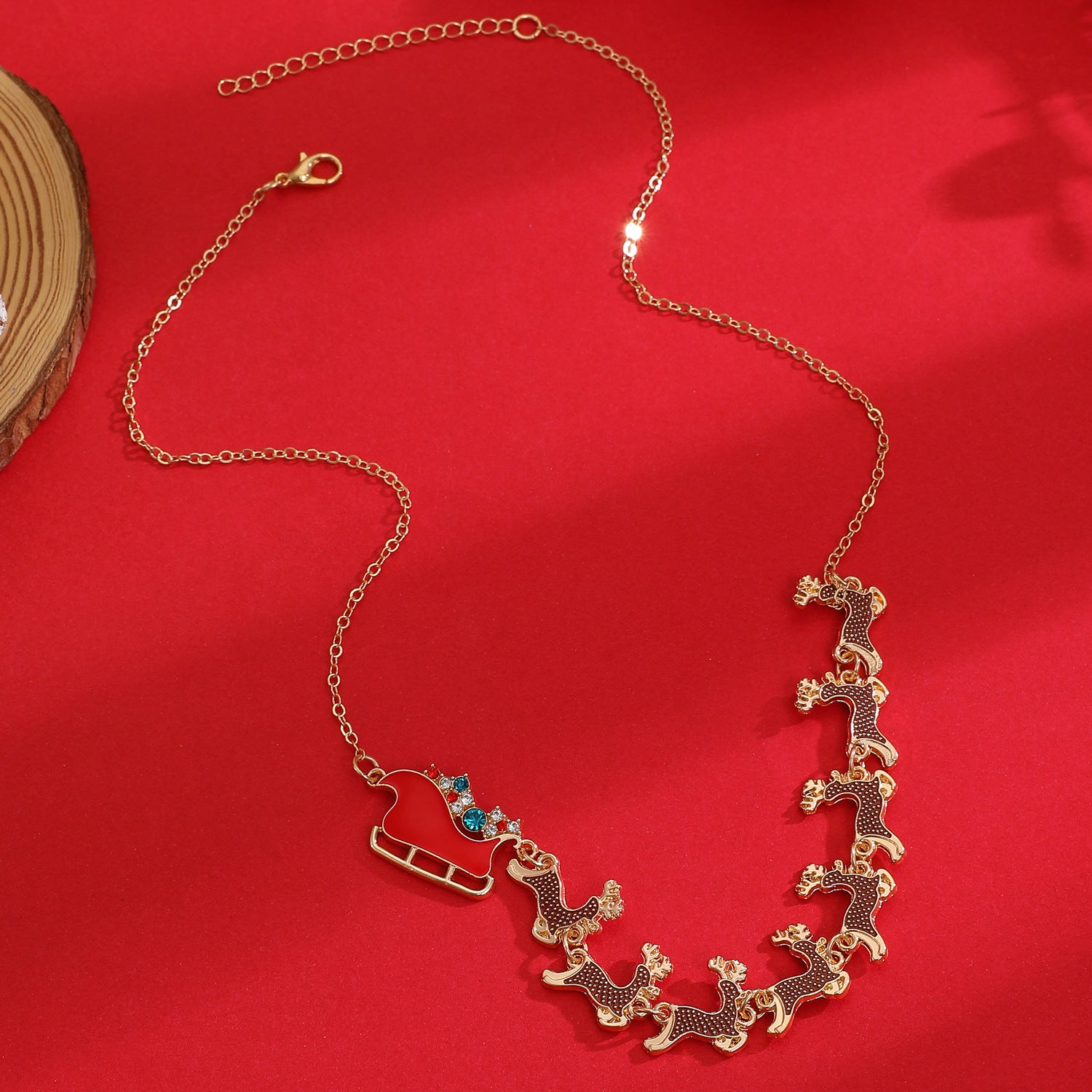 Sweet Elk Pendant Necklace For Women In KC Golden Plated Zinc Alloy Material