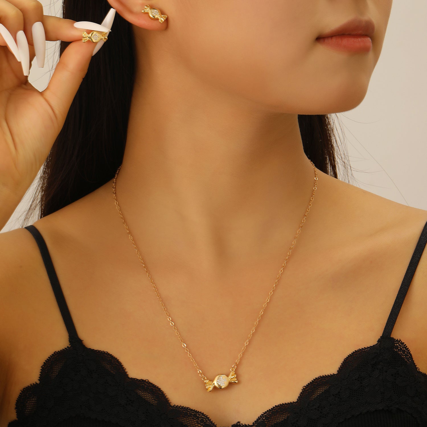Candy Gold New Style Necklace For Women With Copper Material And Rhinestone Inlay On Cable Chain
