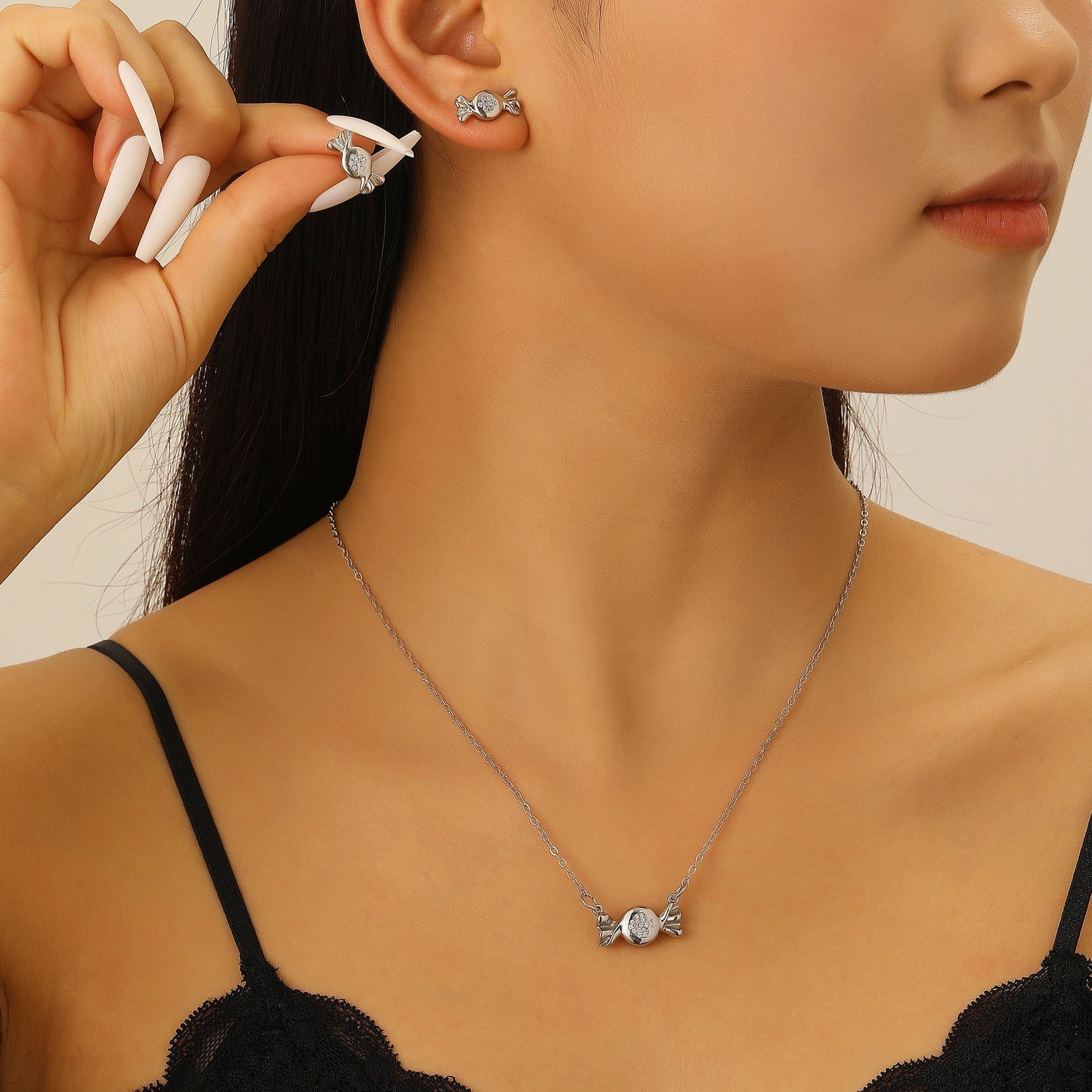 Candy Gold New Style Necklace For Women With Copper Material And Rhinestone Inlay On Cable Chain