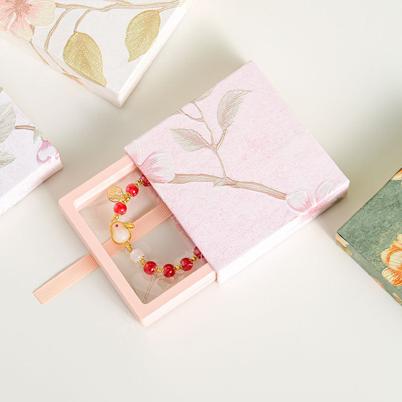 1 Piece Jewelry Box Made Of Durable PE Material For Secure Storage