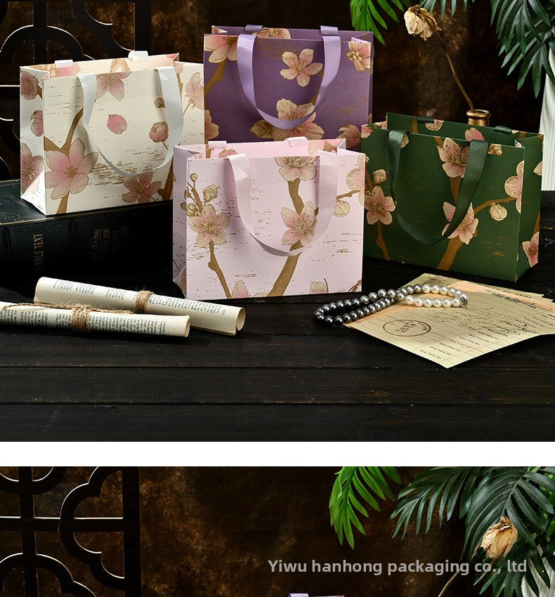 1 Piece Jewelry Box Made Of Durable PE Material For Secure Storage