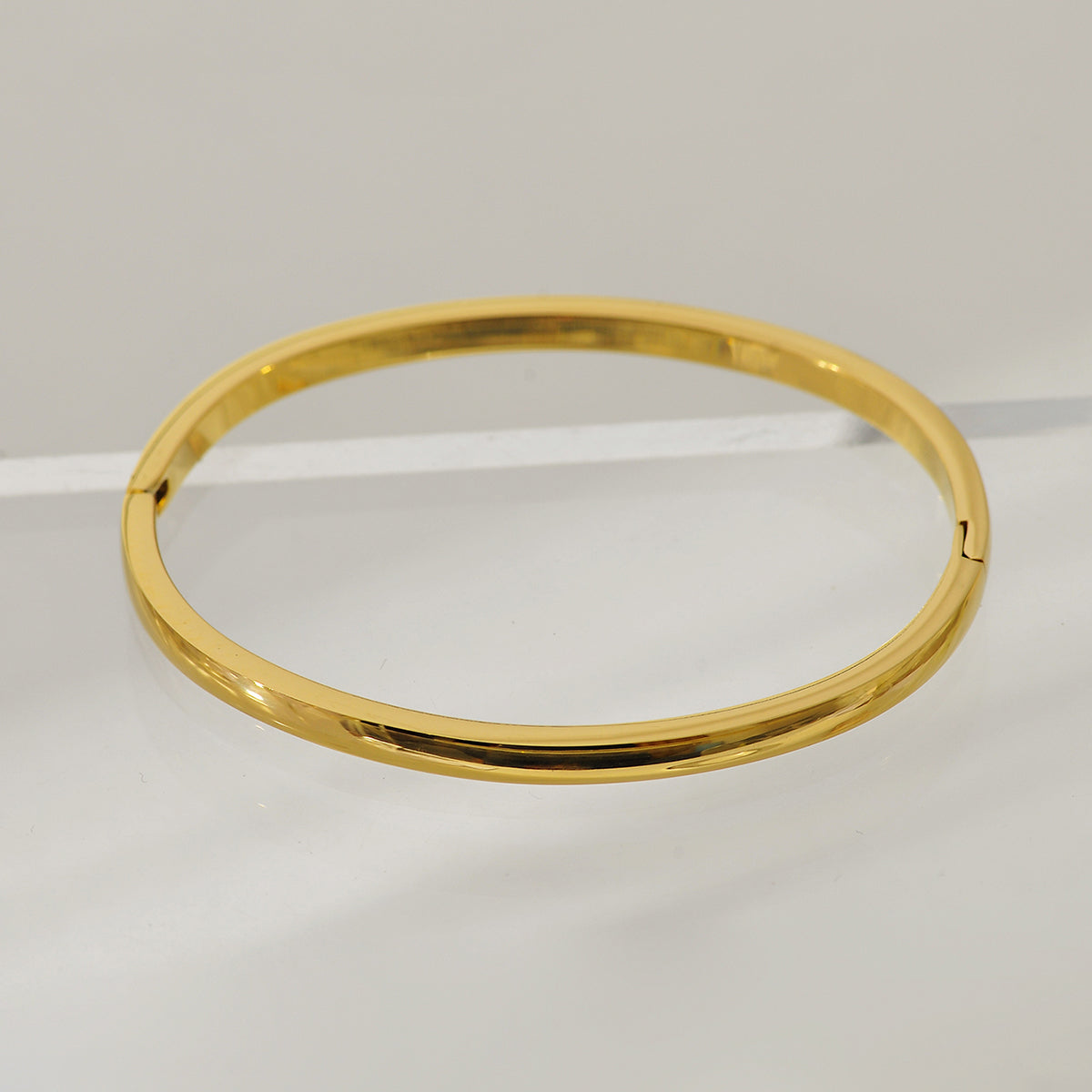 Geometric Electroplated Bangle For Women In 304 Stainless Steel With 18K Real Gold PVD Coated Plating And 0.01µm Thickness
