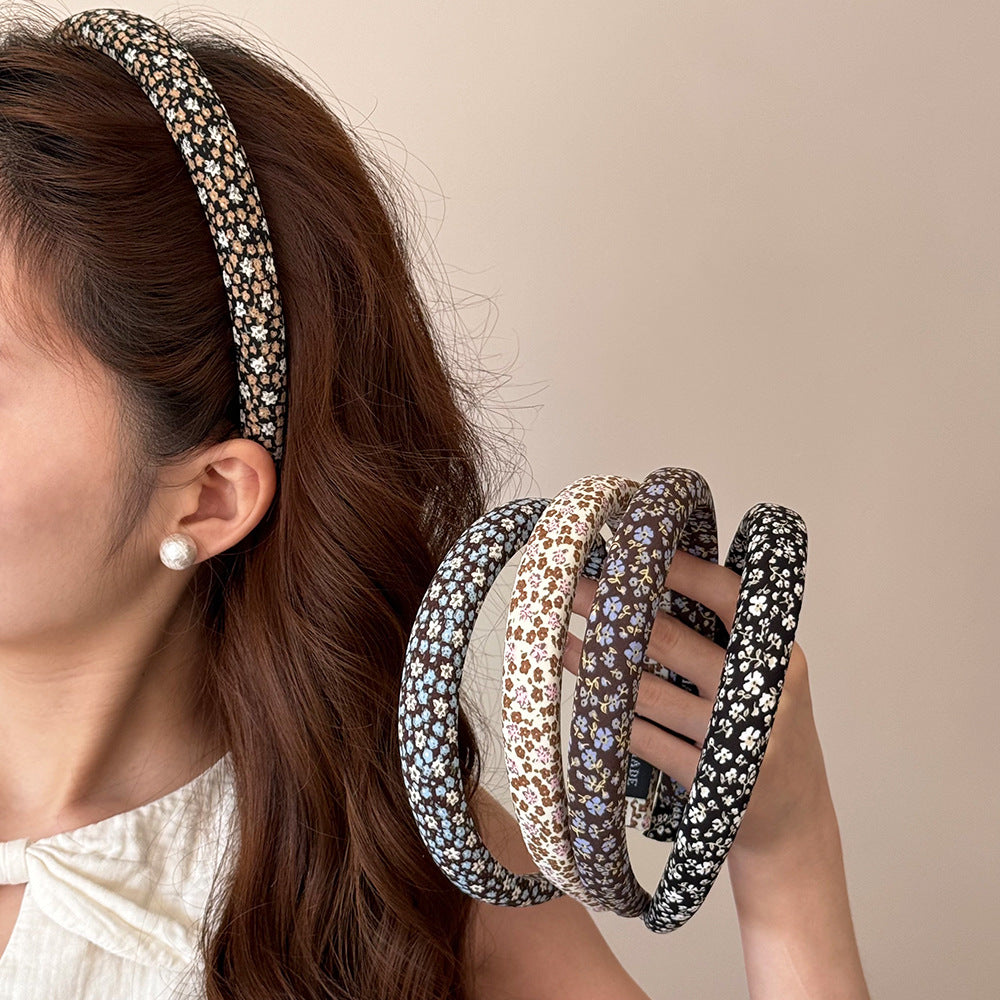 Ditsy Floral New Style Hair Band For Women In Black & White Cloth Material