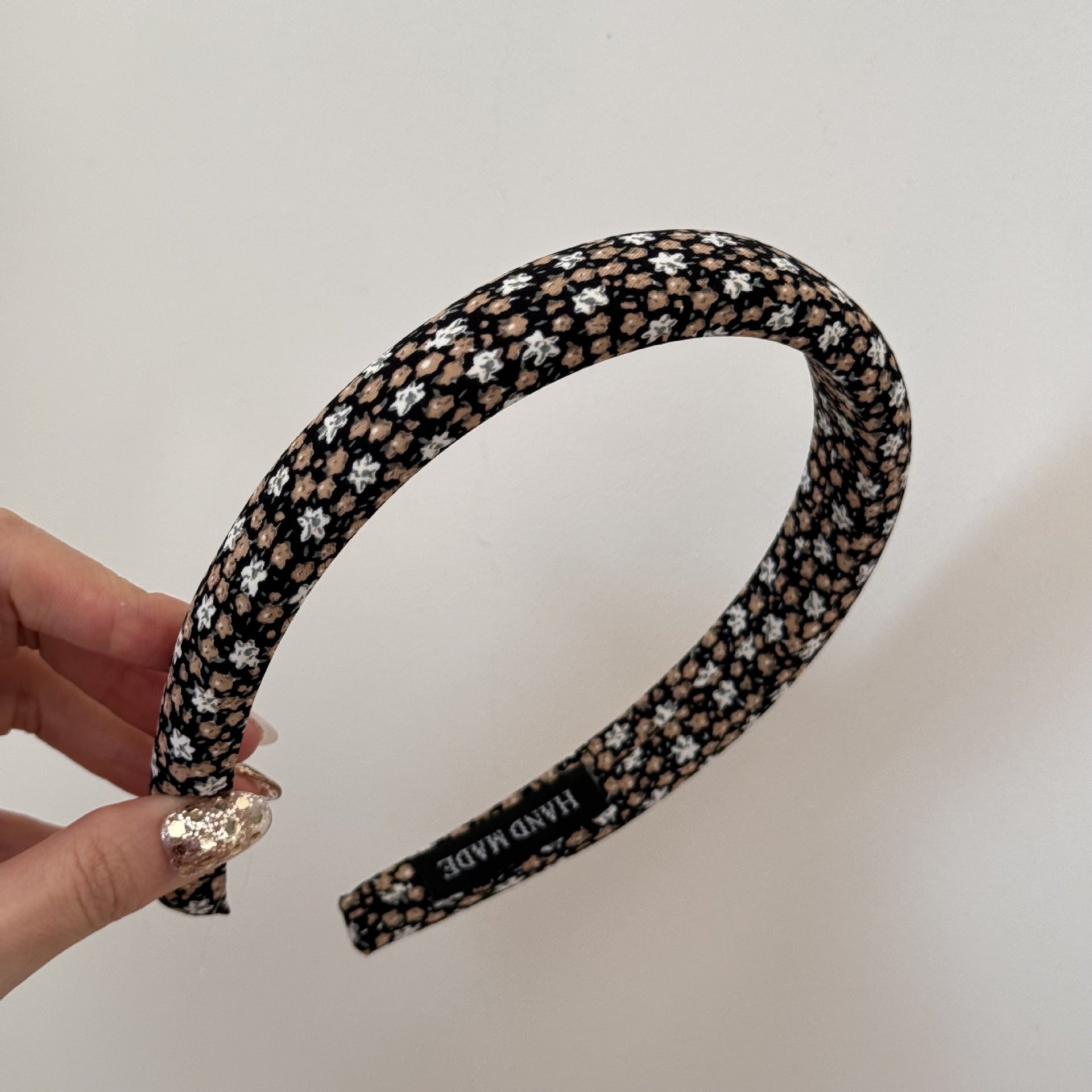Ditsy Floral New Style Hair Band For Women In Black & White Cloth Material