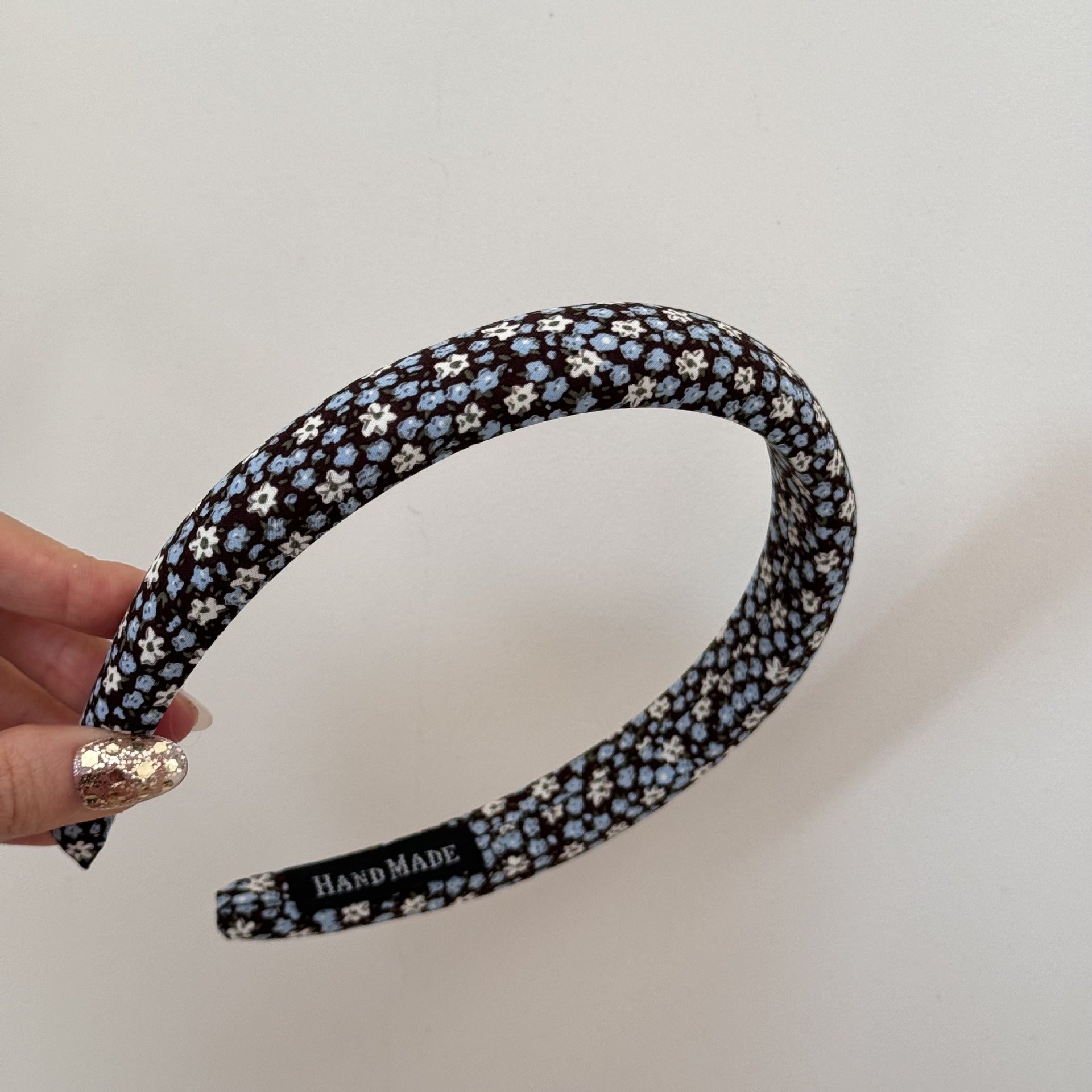 Ditsy Floral New Style Hair Band For Women In Black & White Cloth Material