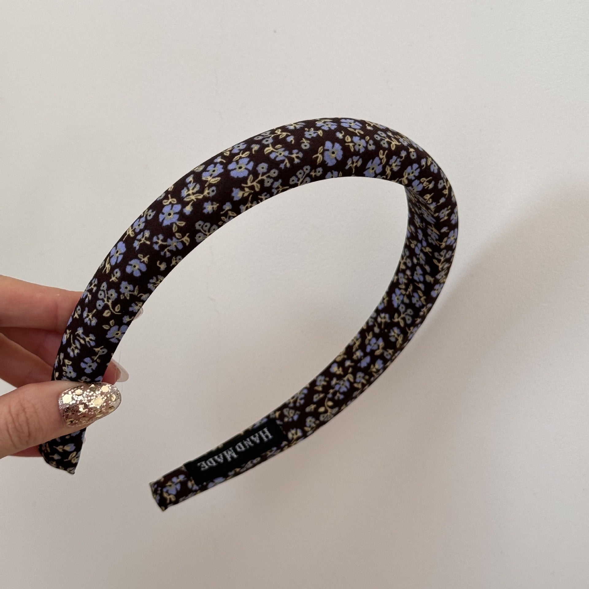 Ditsy Floral New Style Hair Band For Women In Black & White Cloth Material