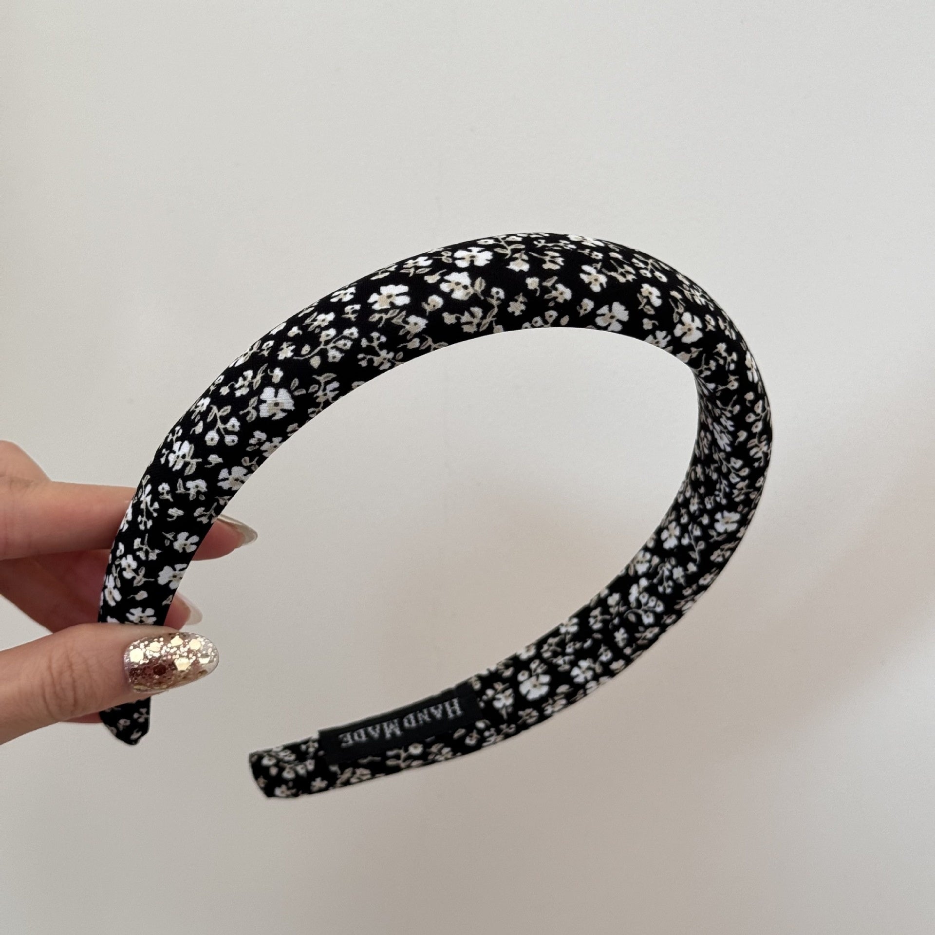 Ditsy Floral New Style Hair Band For Women In Black & White Cloth Material