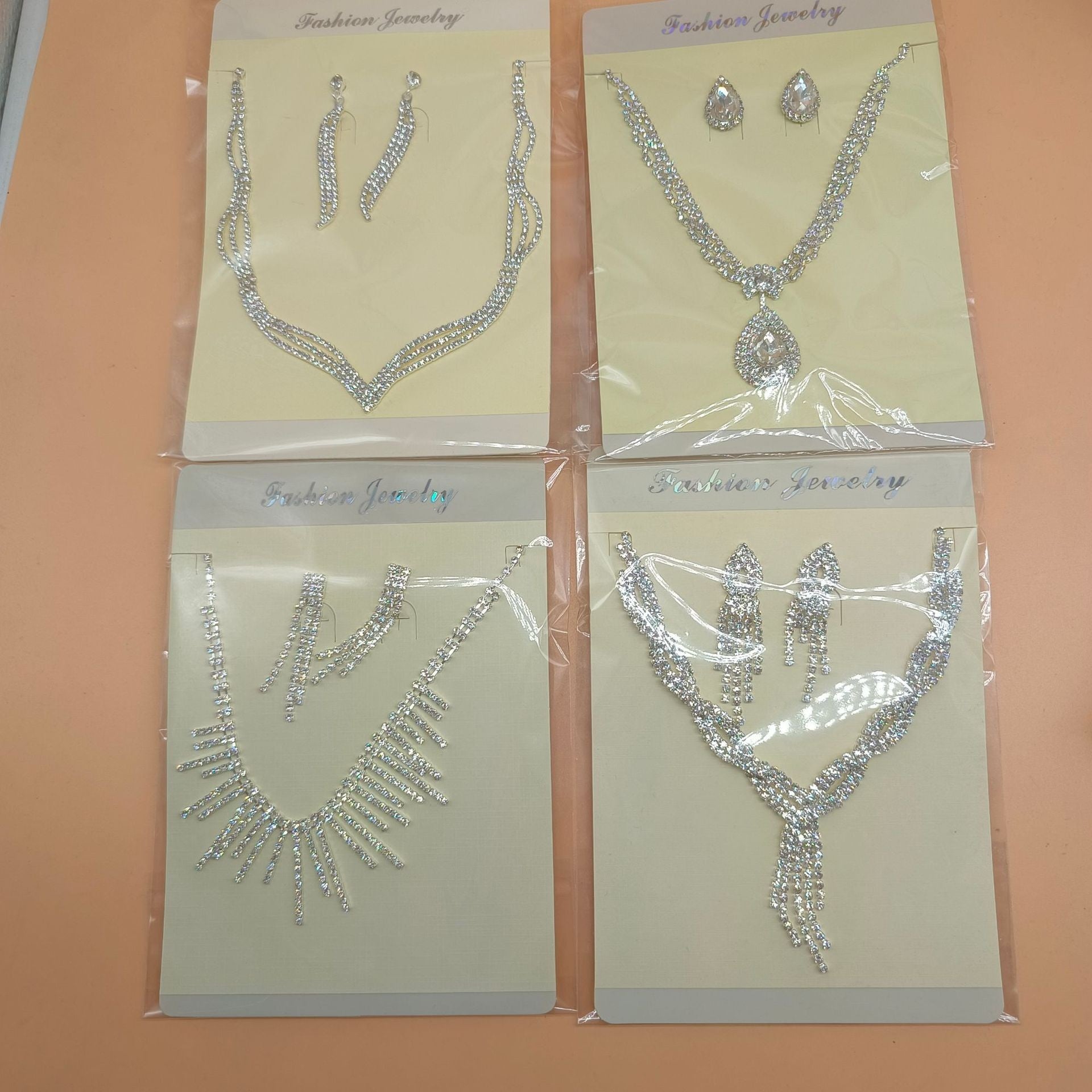 Luxurious Geometric Jewelry Set For Women Featuring Rhinestones And Alloy Material, 2 Pieces Set
