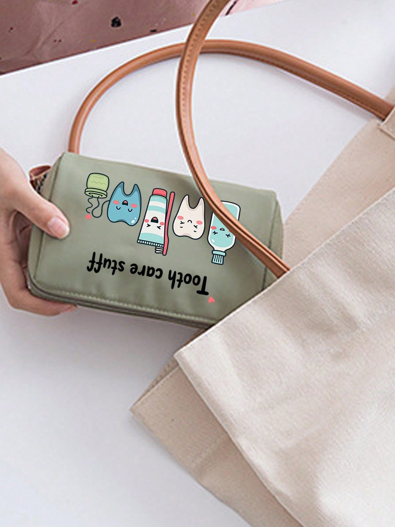 Letter Pattern Polyester Clutch Bag For Women, Stylish And Lightweight Accessory