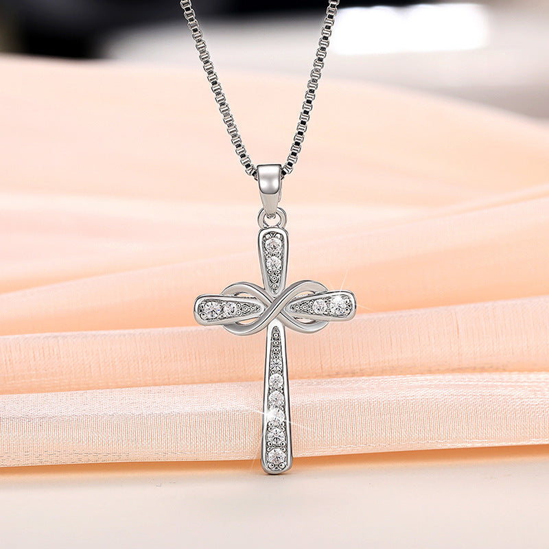 Geometric Silver Necklace For Women With Copper Pendant And Zircon Inlay On A Box Chain