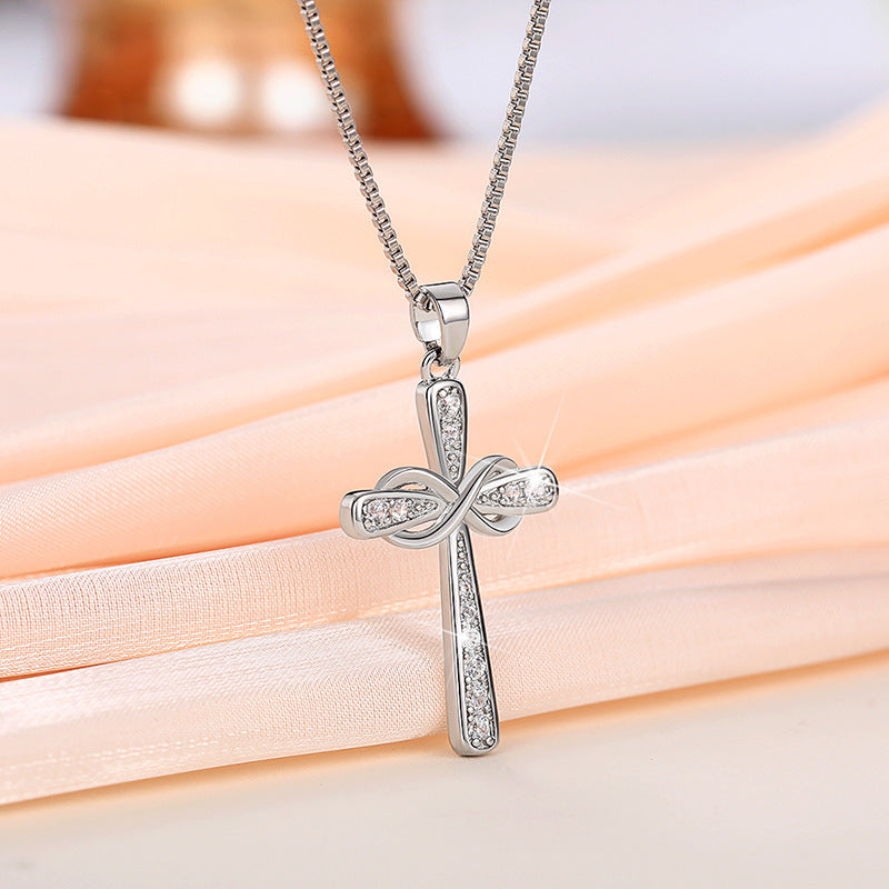 Geometric Silver Necklace For Women With Copper Pendant And Zircon Inlay On A Box Chain