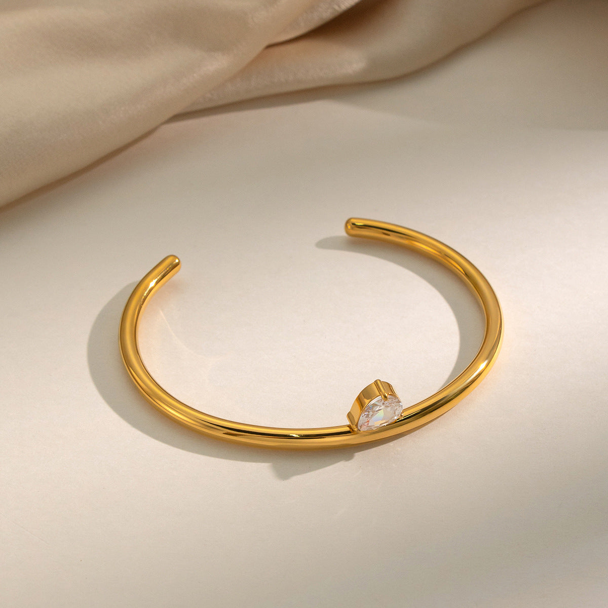 Geometric Waterproof Non Tarnish Bangle For Women In Simple Style With 0.03µm-0.05µm PVD Coated 304 Stainless Steel