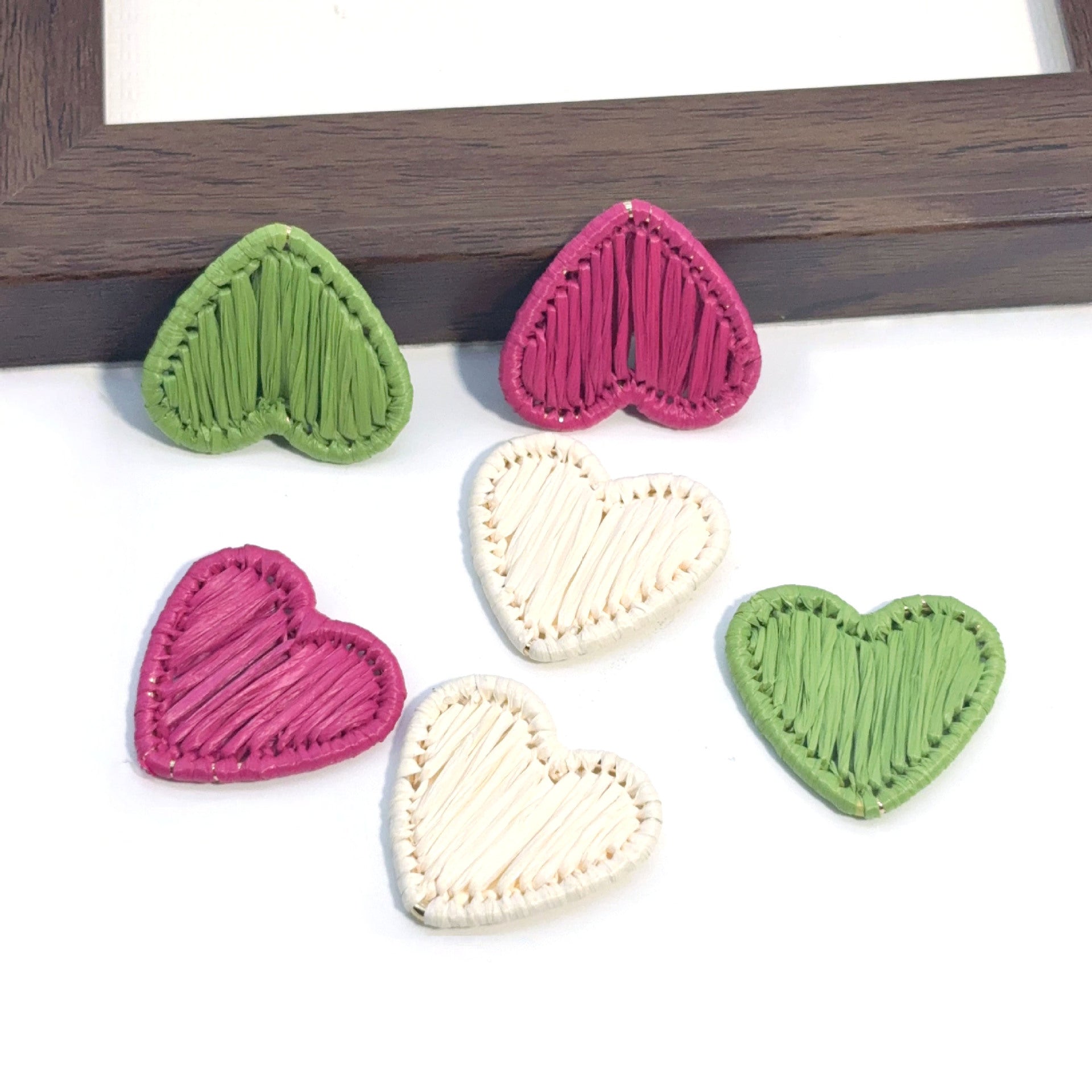 Heart Shape Raffia Knitting Jewelry Accessory In Rose Red With Dyed Modern Style
