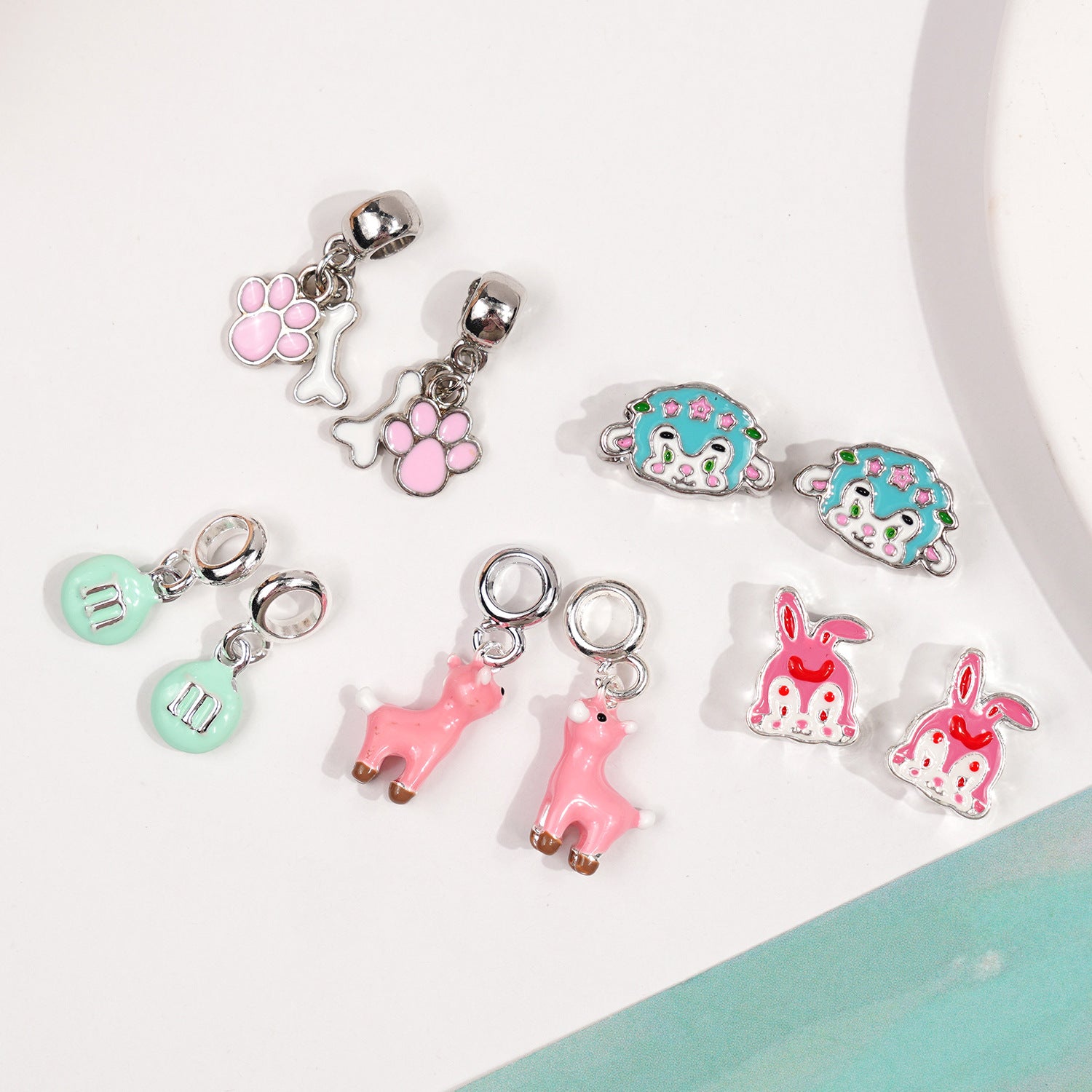 Alpaca Pendant In Alloy With Enamel Craftsmanship, 1 PCS Package, Cartoon Style Jewelry Accessory