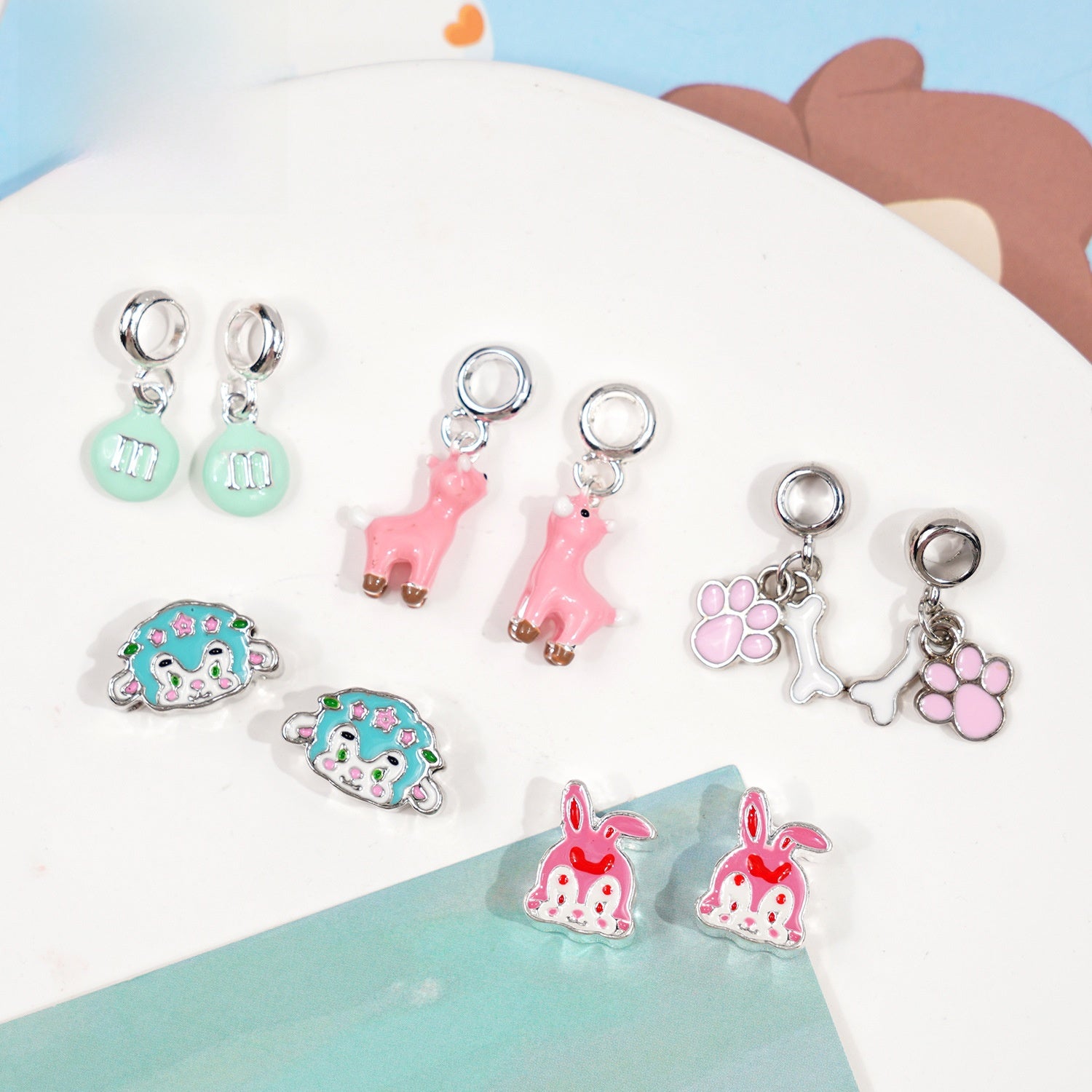 Alpaca Pendant In Alloy With Enamel Craftsmanship, 1 PCS Package, Cartoon Style Jewelry Accessory