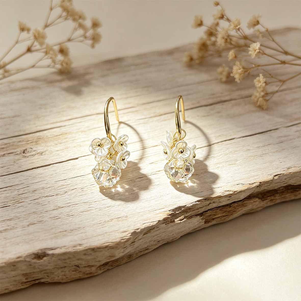 Electroplated Flowers Earrings For Women In Copper With Water Plating And 0.03µm-0.05µm Thickness