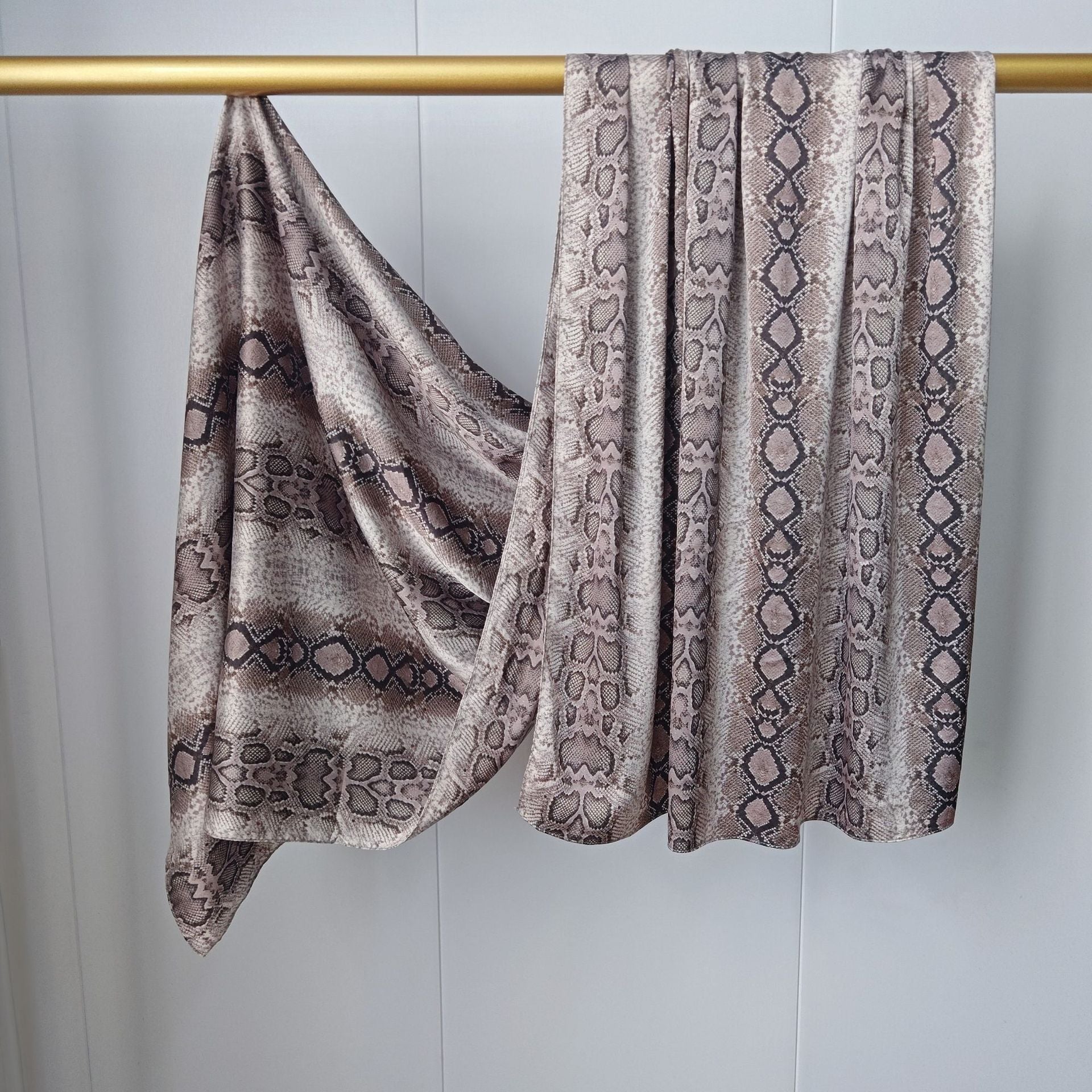 Marble Pattern Satin Scarf For Women, Perfect For Autumn Season
