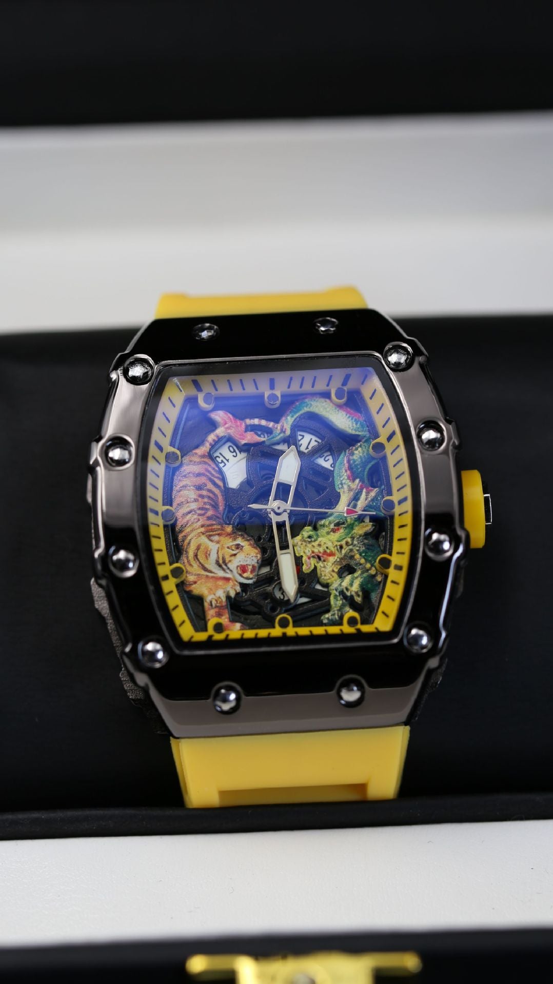 Men's Quartz Watch With Barrel Shape Dial, PU Strap, Pin Buckle, And Ordinary Glass Mirror