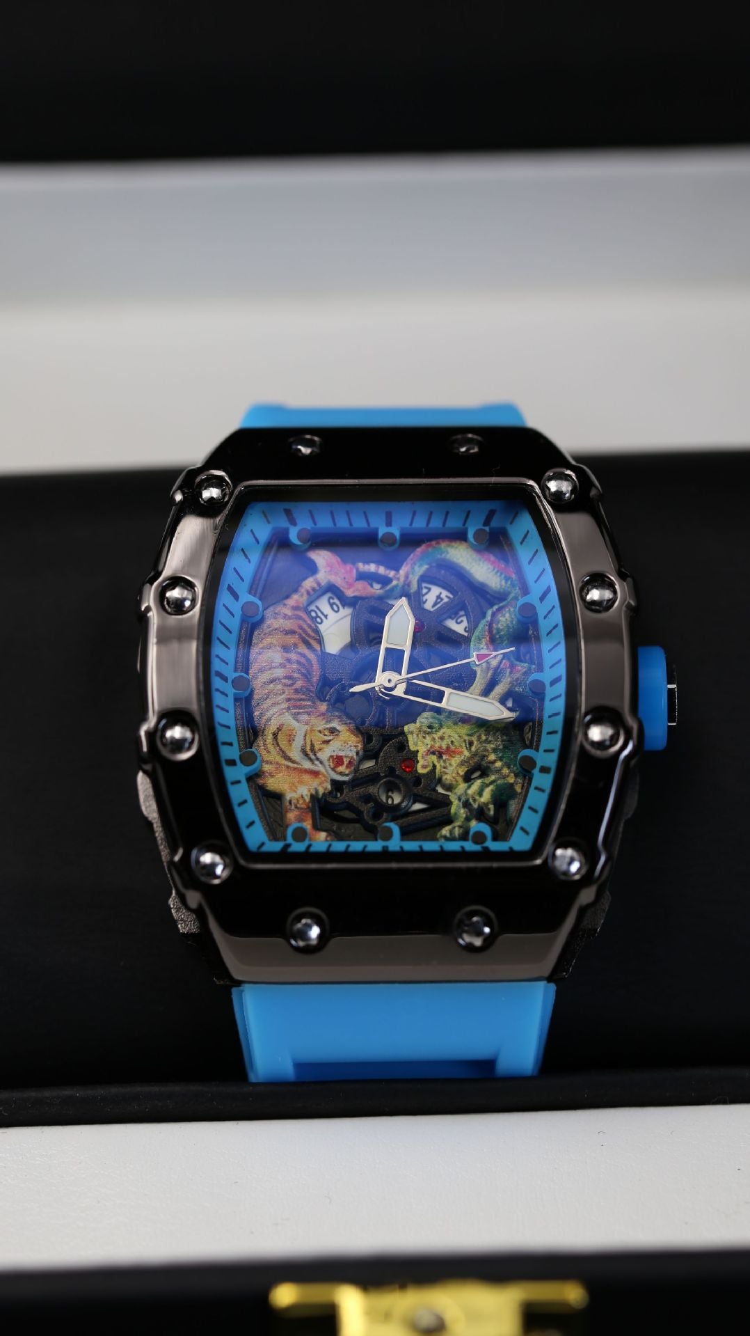 Men's Quartz Watch With Barrel Shape Dial, PU Strap, Pin Buckle, And Ordinary Glass Mirror