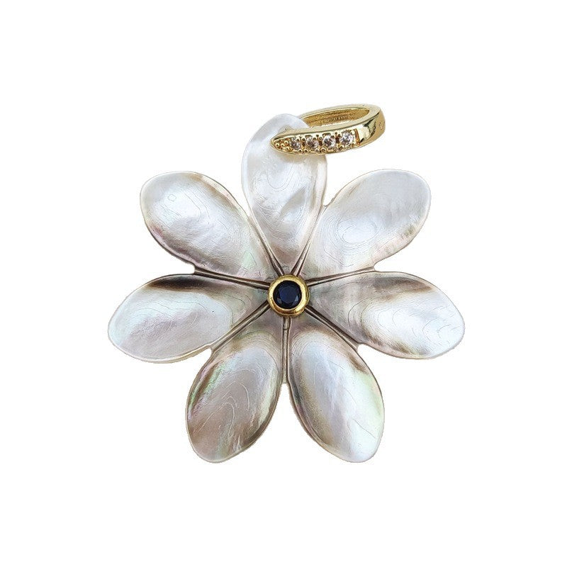 Daisy Shell Pendant For Women Featuring Carving Craft, Ideal For Spring & Summer