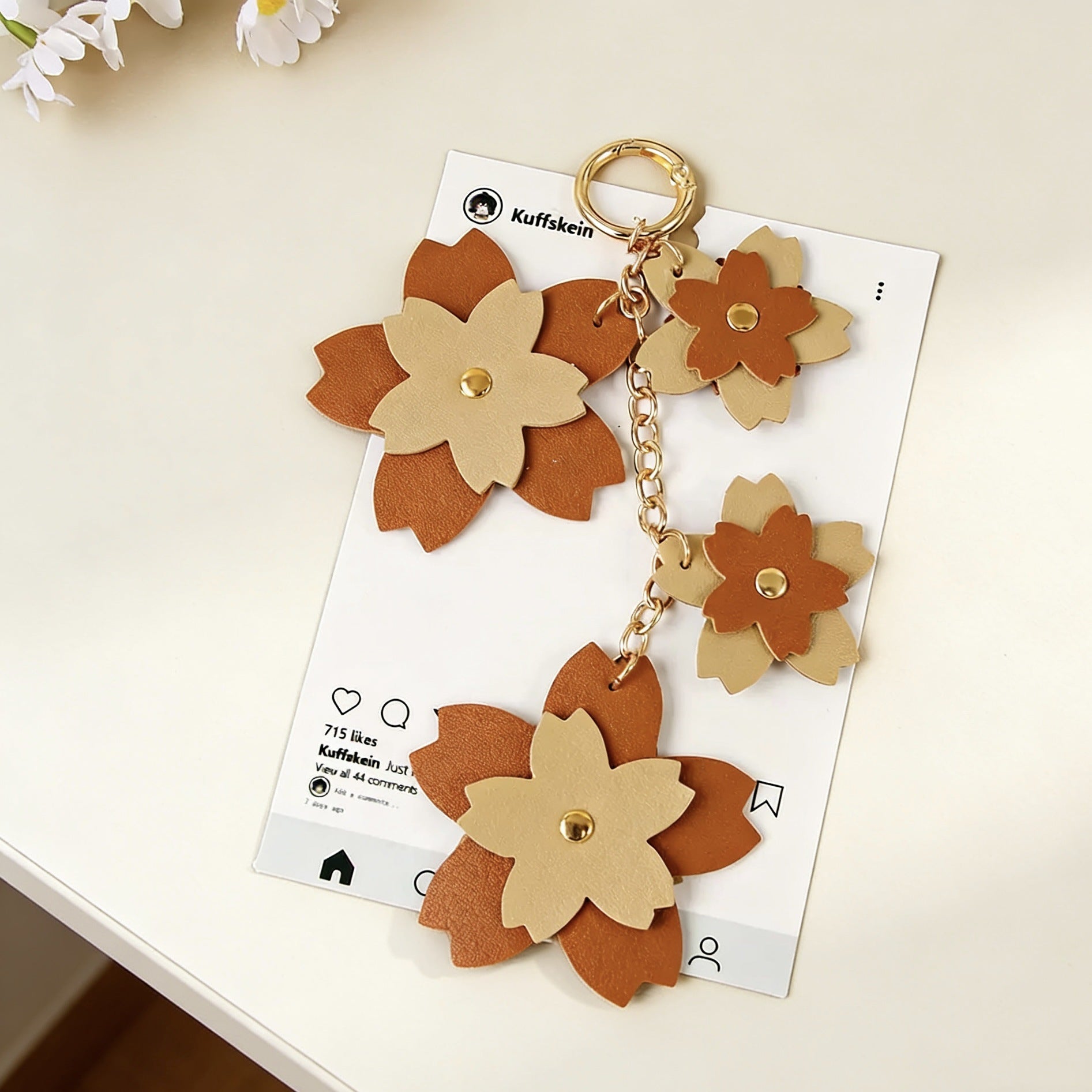 Sweet Multicolor Flowers Key Chain With PU Leather Material Featuring Printing Craft, Ideal For  Spring And Summer