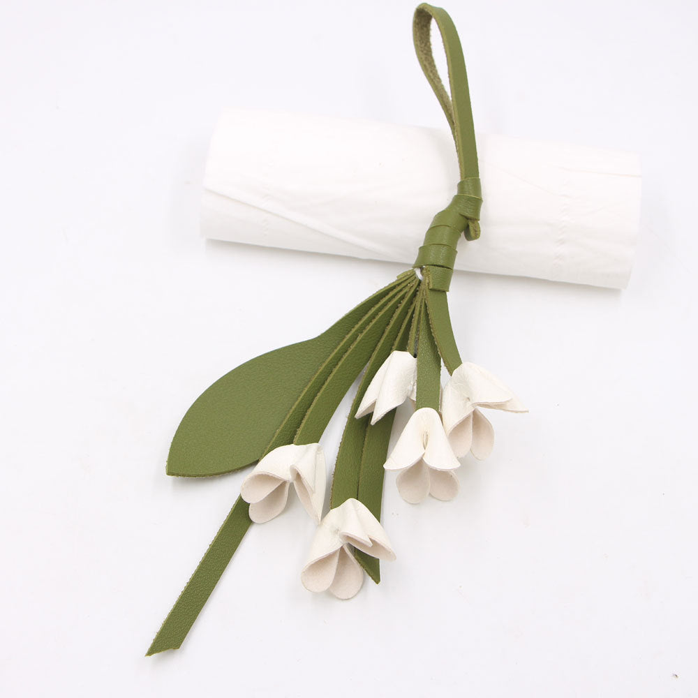 Handmade Knitted White Flower Key Chain In PU Leather, Stylish And Durable Accessory