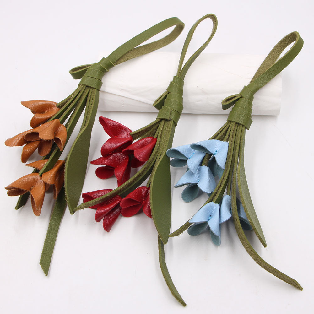 Handmade Knitted White Flower Key Chain In PU Leather, Stylish And Durable Accessory