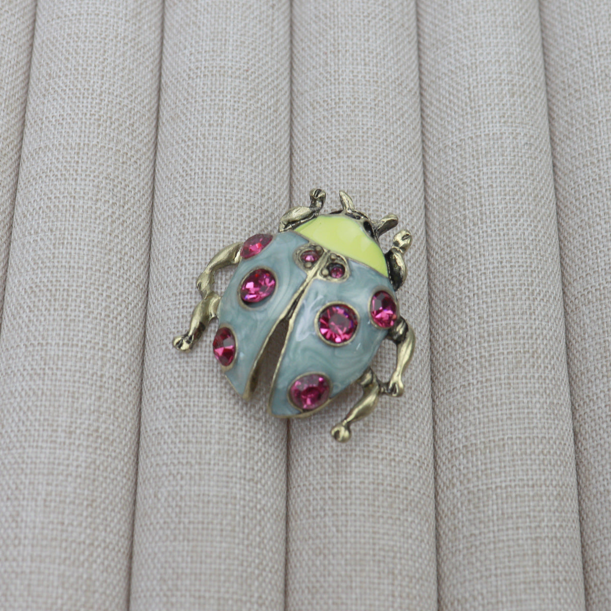 Alloy Insect Pin Featuring Enamel Craftsmanship