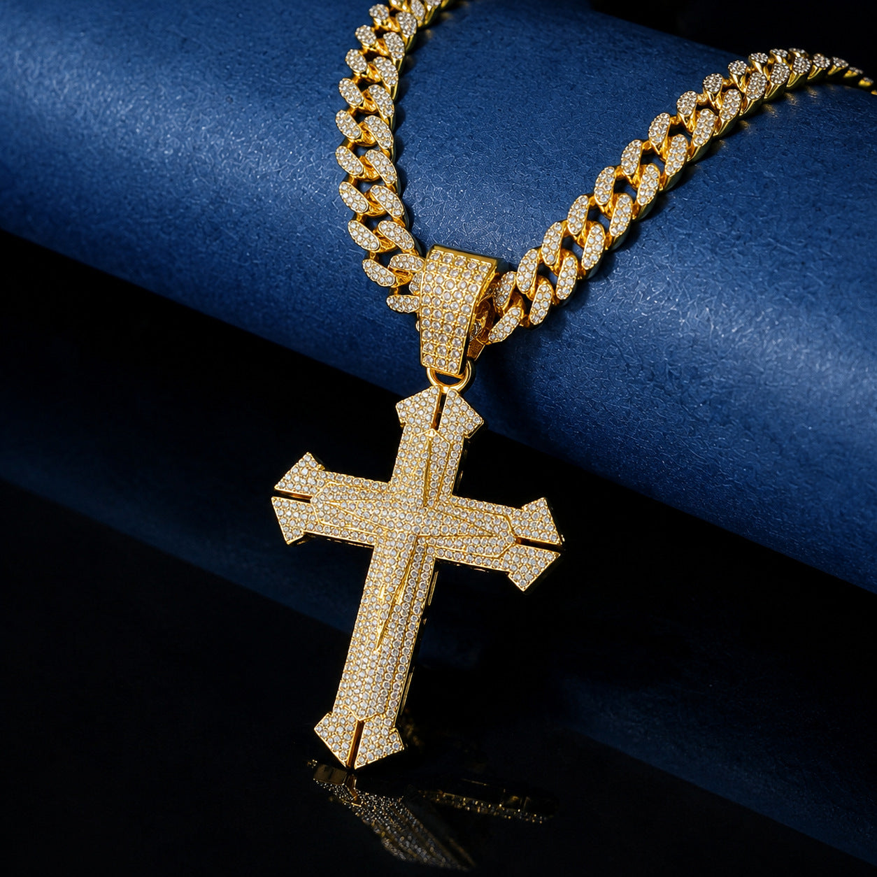 Hip-Hop Style Cross Pendant For Men In Alloy With Rhinestone Inlay Featuring Cutting Craftsmanship