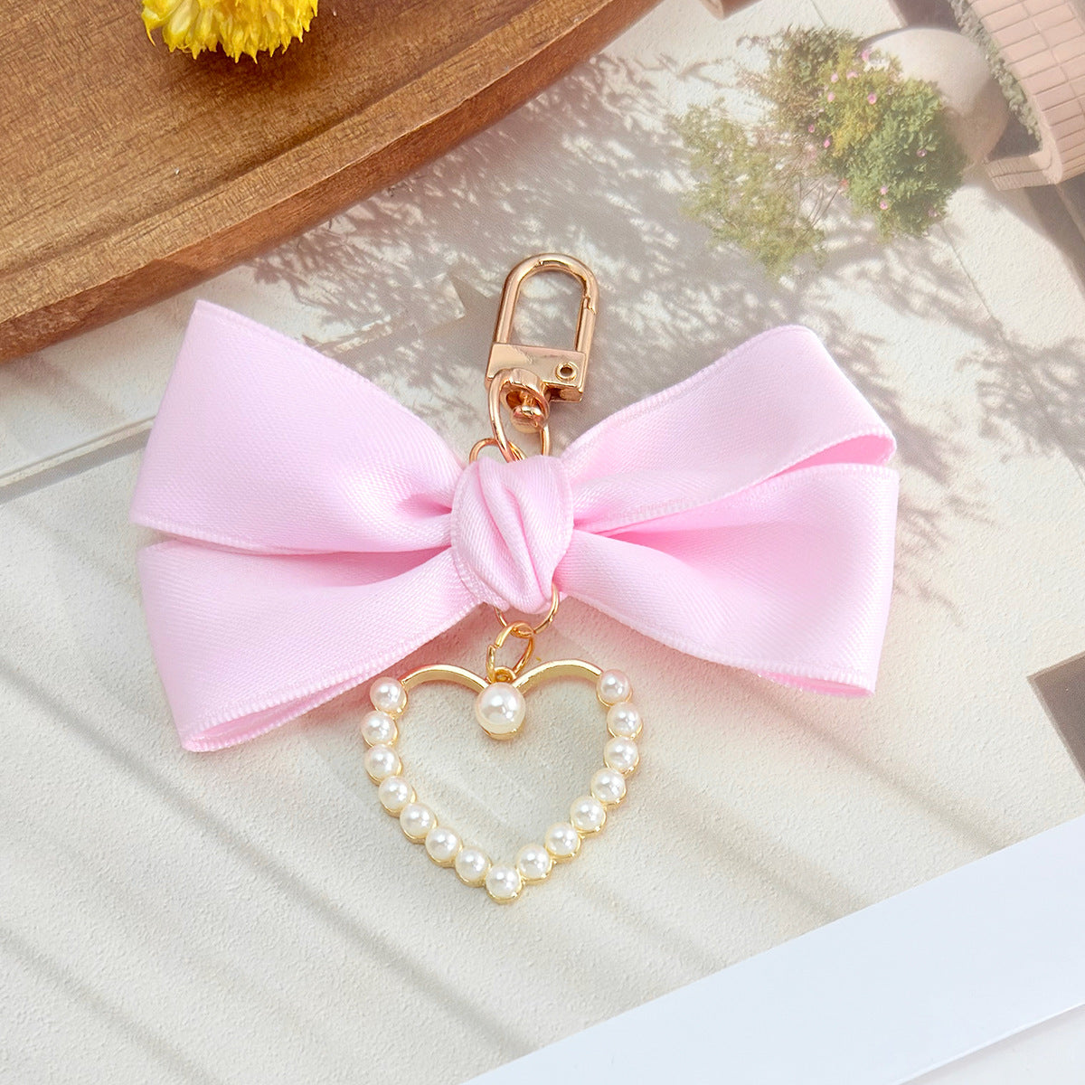 Multicolor Bow Tie Key Chain In New Style, Made Of Durable Alloy, Perfect For Winter Accessories
