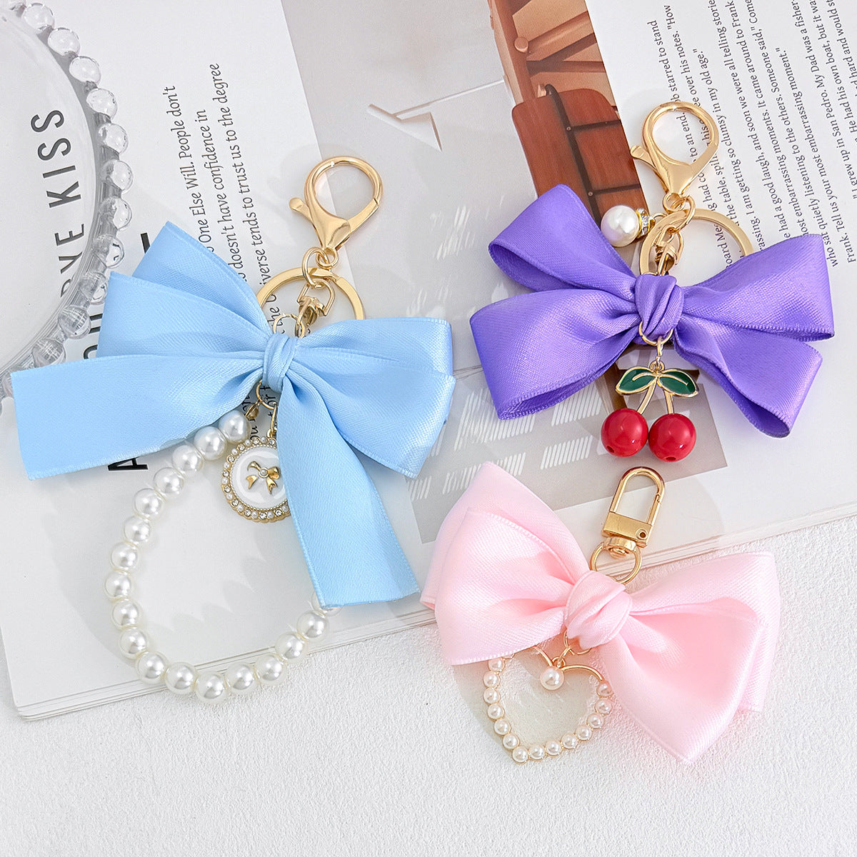 Multicolor Bow Tie Key Chain In New Style, Made Of Durable Alloy, Perfect For Winter Accessories