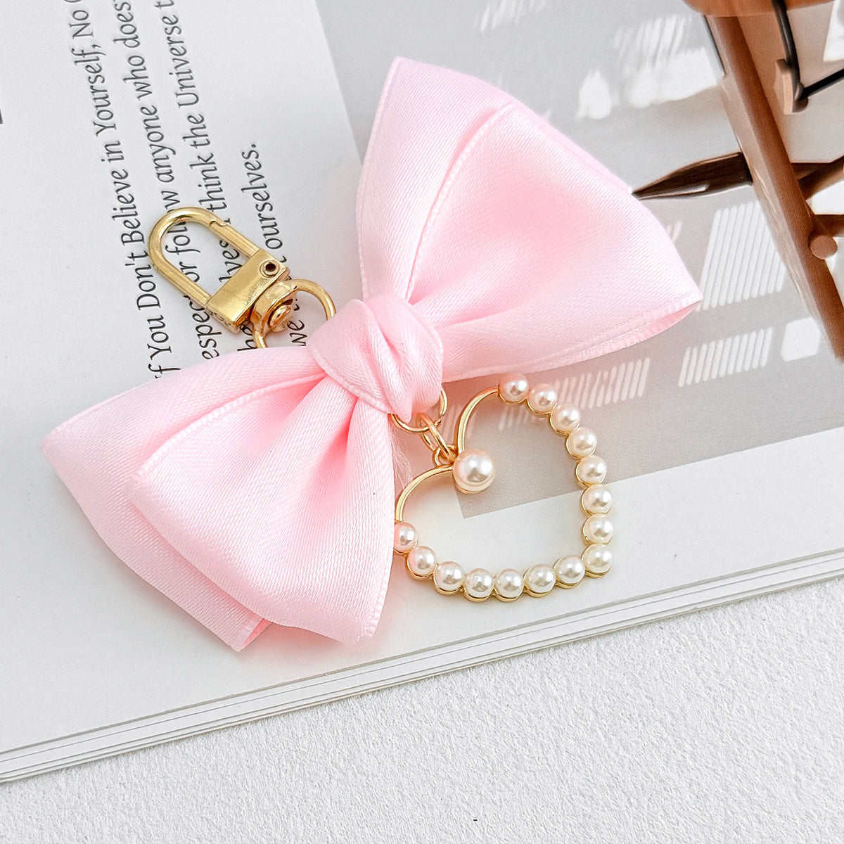 Multicolor Bow Tie Key Chain In New Style, Made Of Durable Alloy, Perfect For Winter Accessories