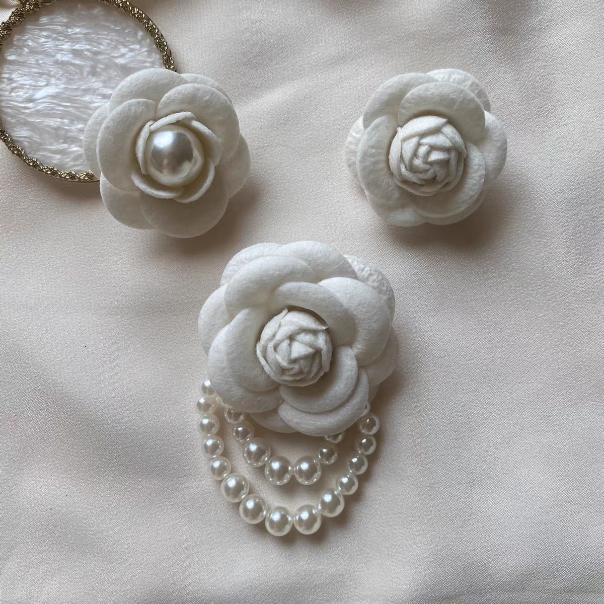 Cloth Flower Pin With Pearl Craft In Beige Fabric Inlay, Elegant Floral Accessory